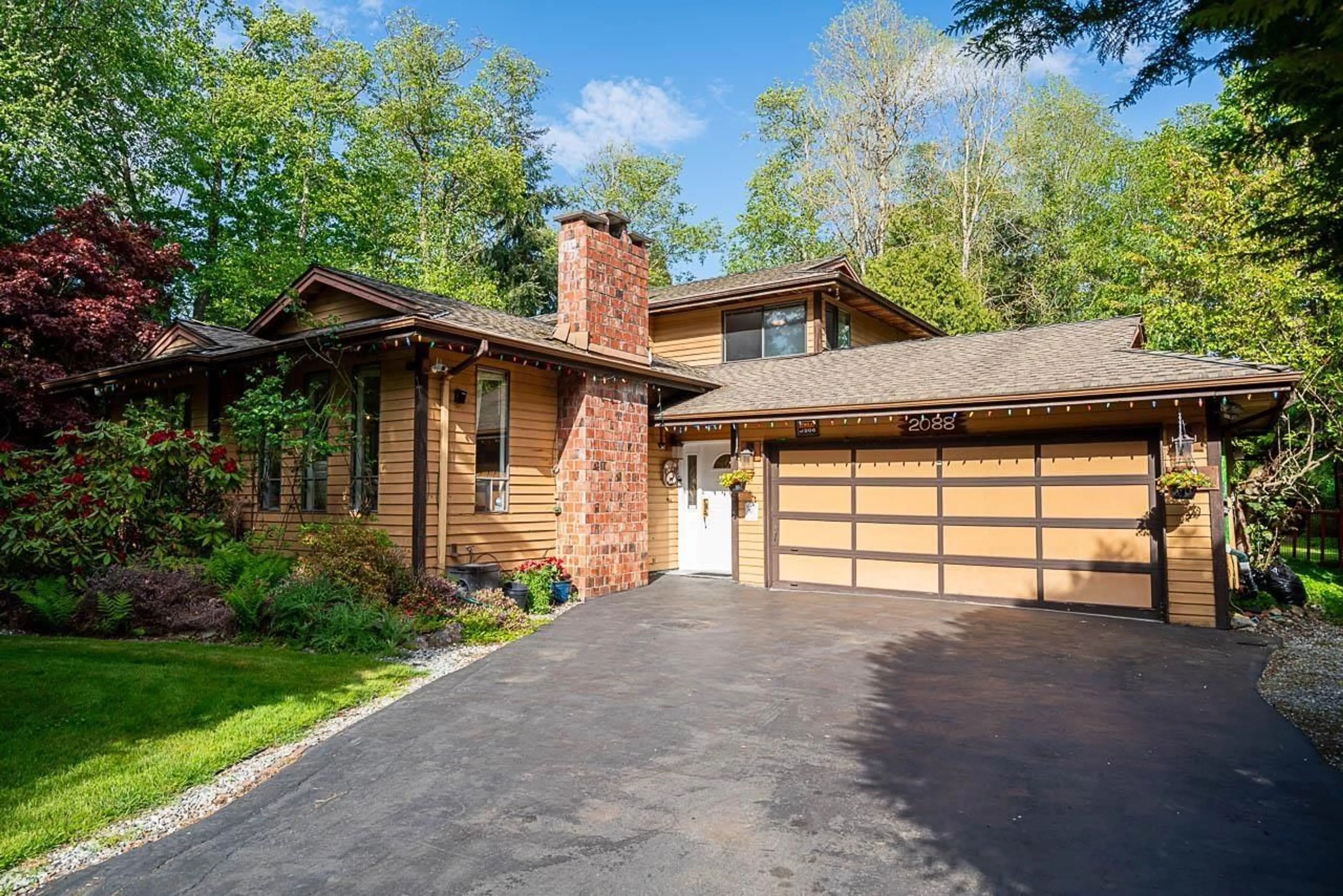 Home with brick exterior material, street for 2088 180, Surrey British Columbia V3Z9V7