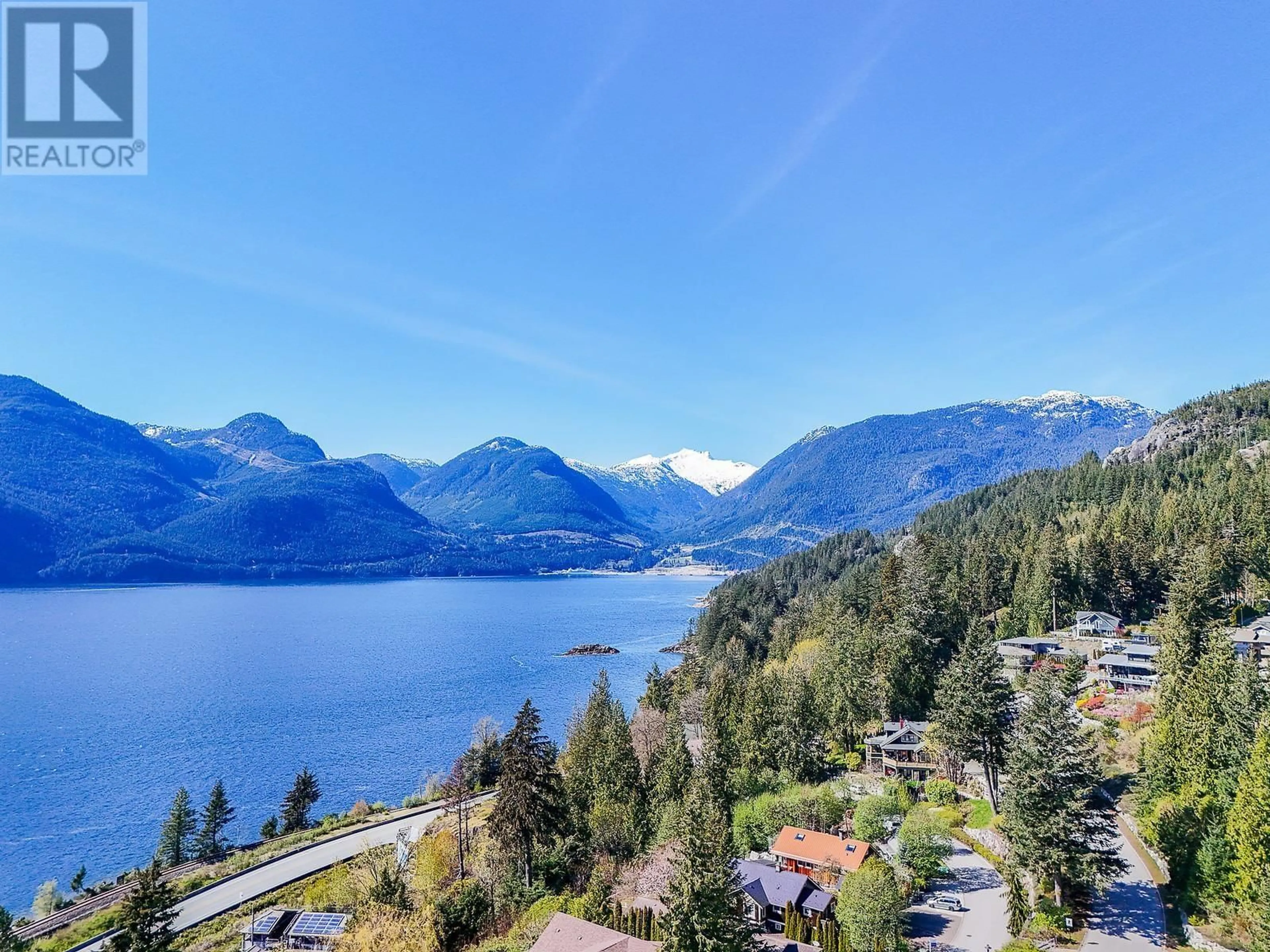 A pic from outside/outdoor area/front of a property/back of a property/a pic from drone, water/lake/river/ocean view for 642 LOWER CRESCENT, Squamish British Columbia V8B1J1