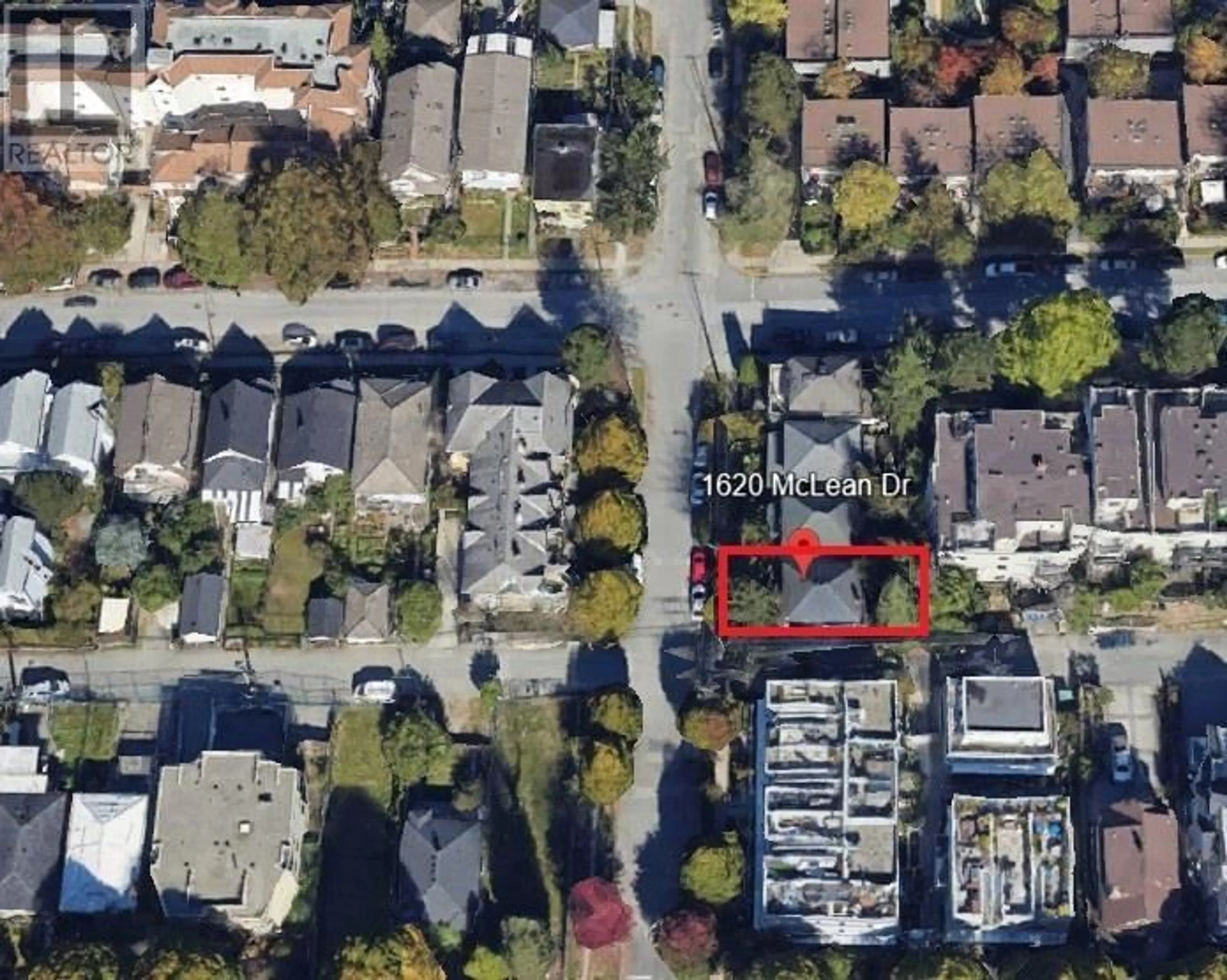A pic from outside/outdoor area/front of a property/back of a property/a pic from drone, street for 1620 MCLEAN DRIVE, Vancouver British Columbia V5L3P3