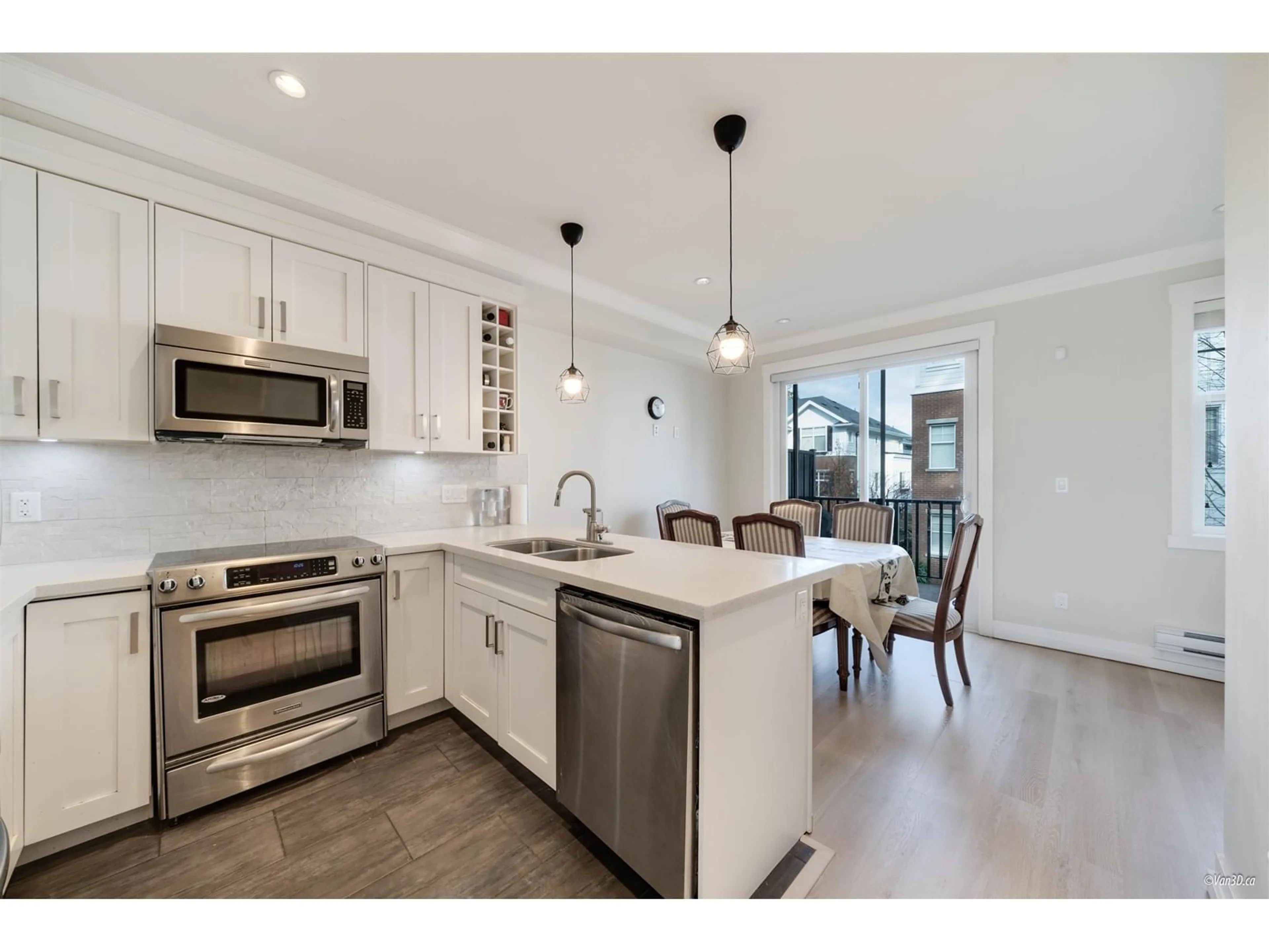 Open concept kitchen, unknown for 30 - 16458 23A, Surrey British Columbia V3Z0L9