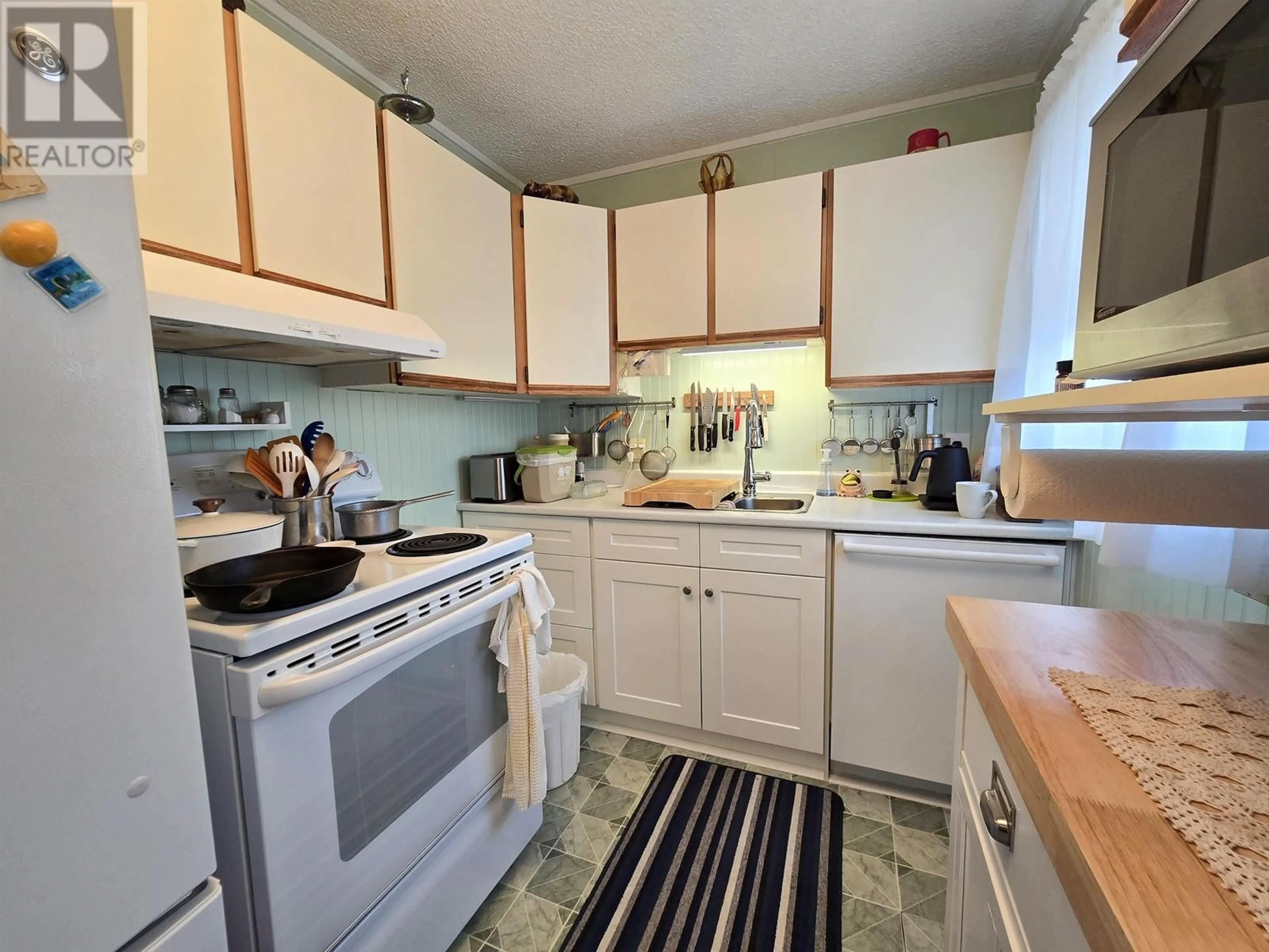 Standard kitchen, unknown for 81 MALLARD STREET, Kitimat British Columbia V8C1N2