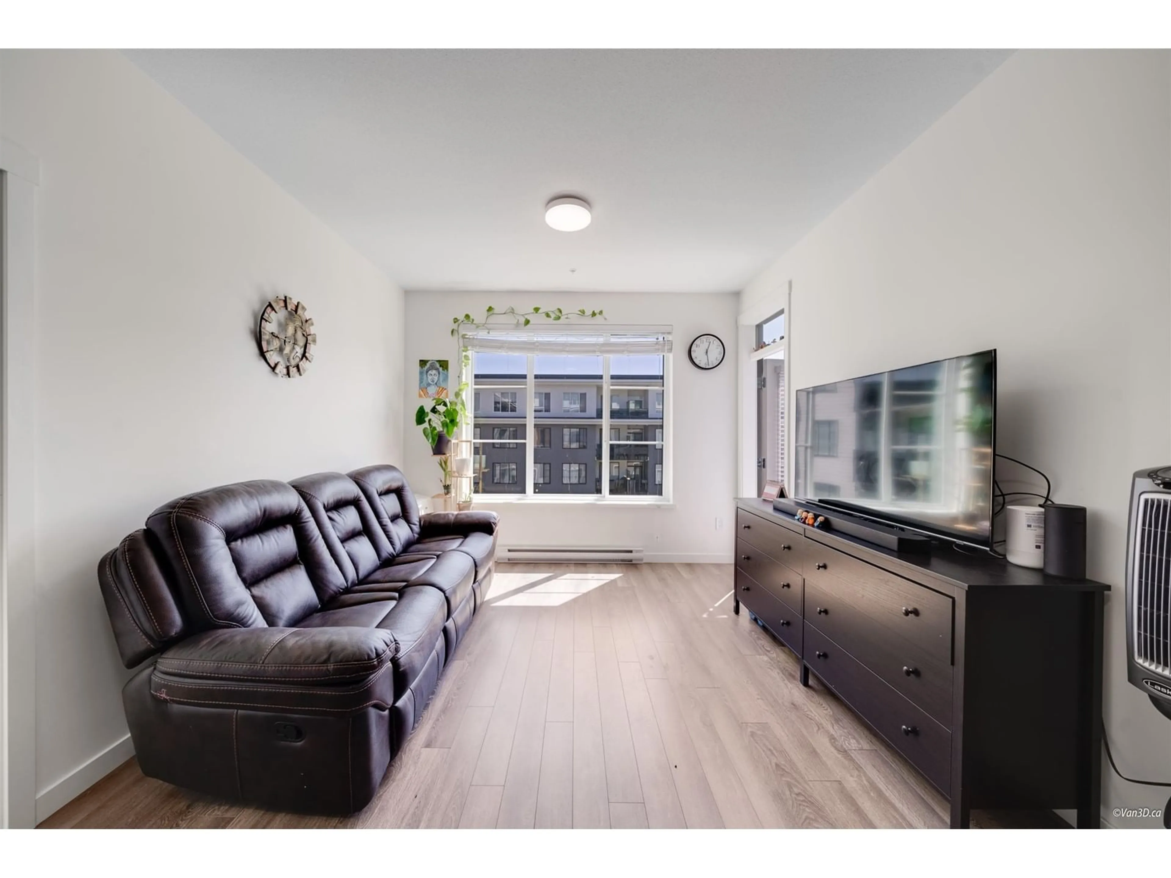 Living room with furniture, unknown for 418 - 15825 85, Surrey British Columbia V4N6W9