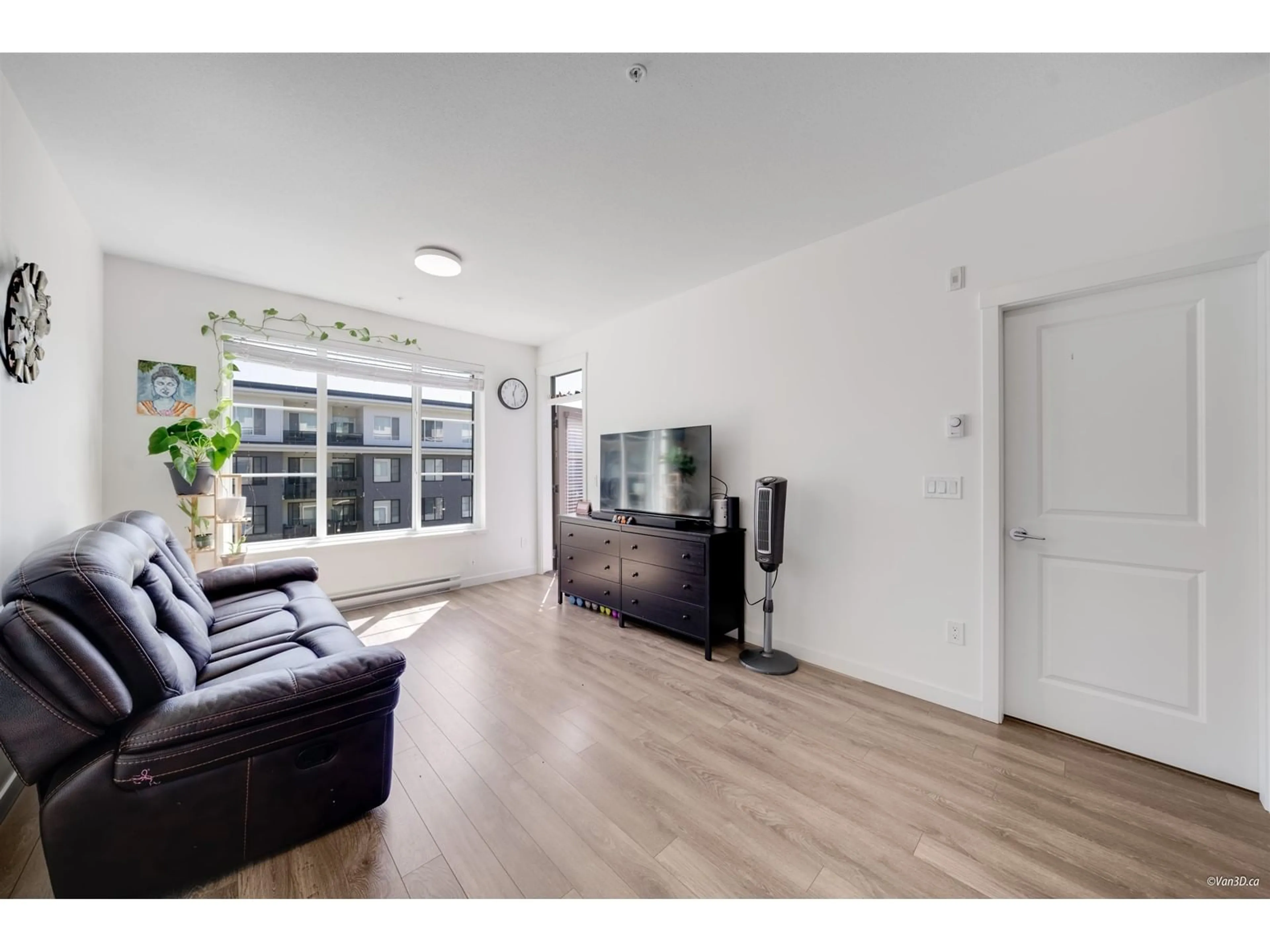 Living room with furniture, unknown for 418 - 15825 85, Surrey British Columbia V4N6W9
