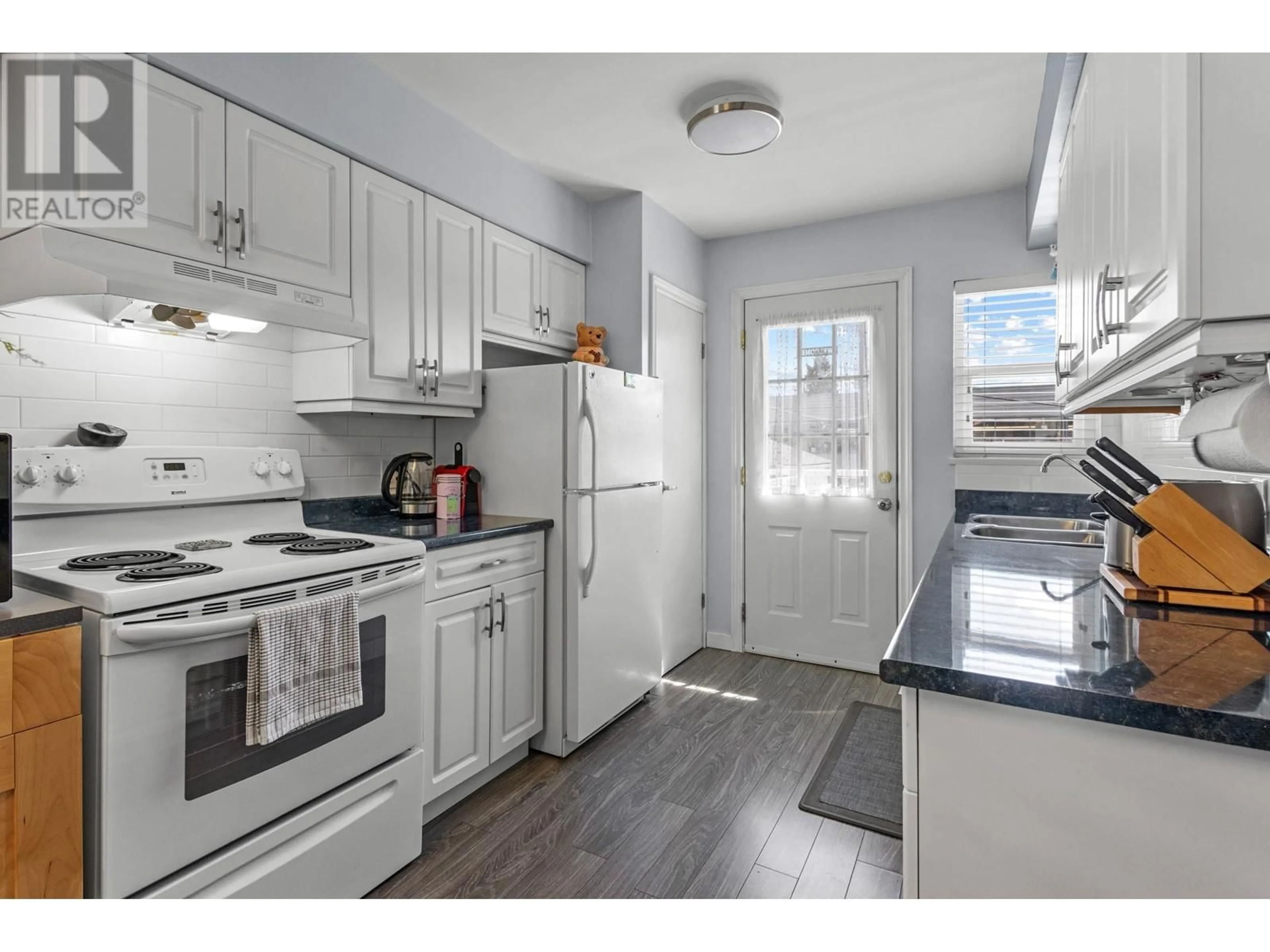 Standard kitchen, unknown for 4830a ALBERT STREET, Burnaby British Columbia V5C2H3