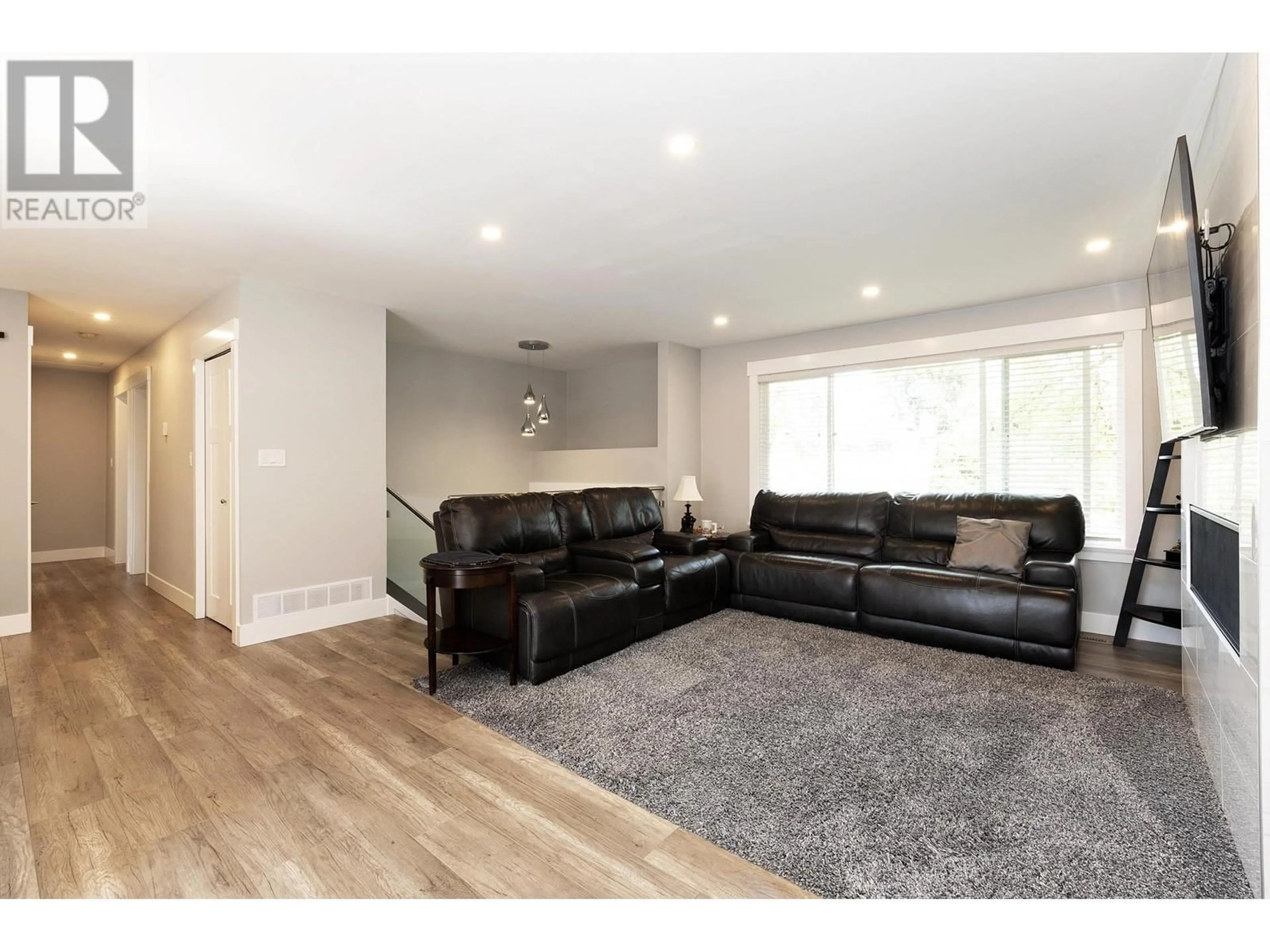 Living room with furniture, wood/laminate floor for 11881 229 STREET, Maple Ridge British Columbia V2X6P9