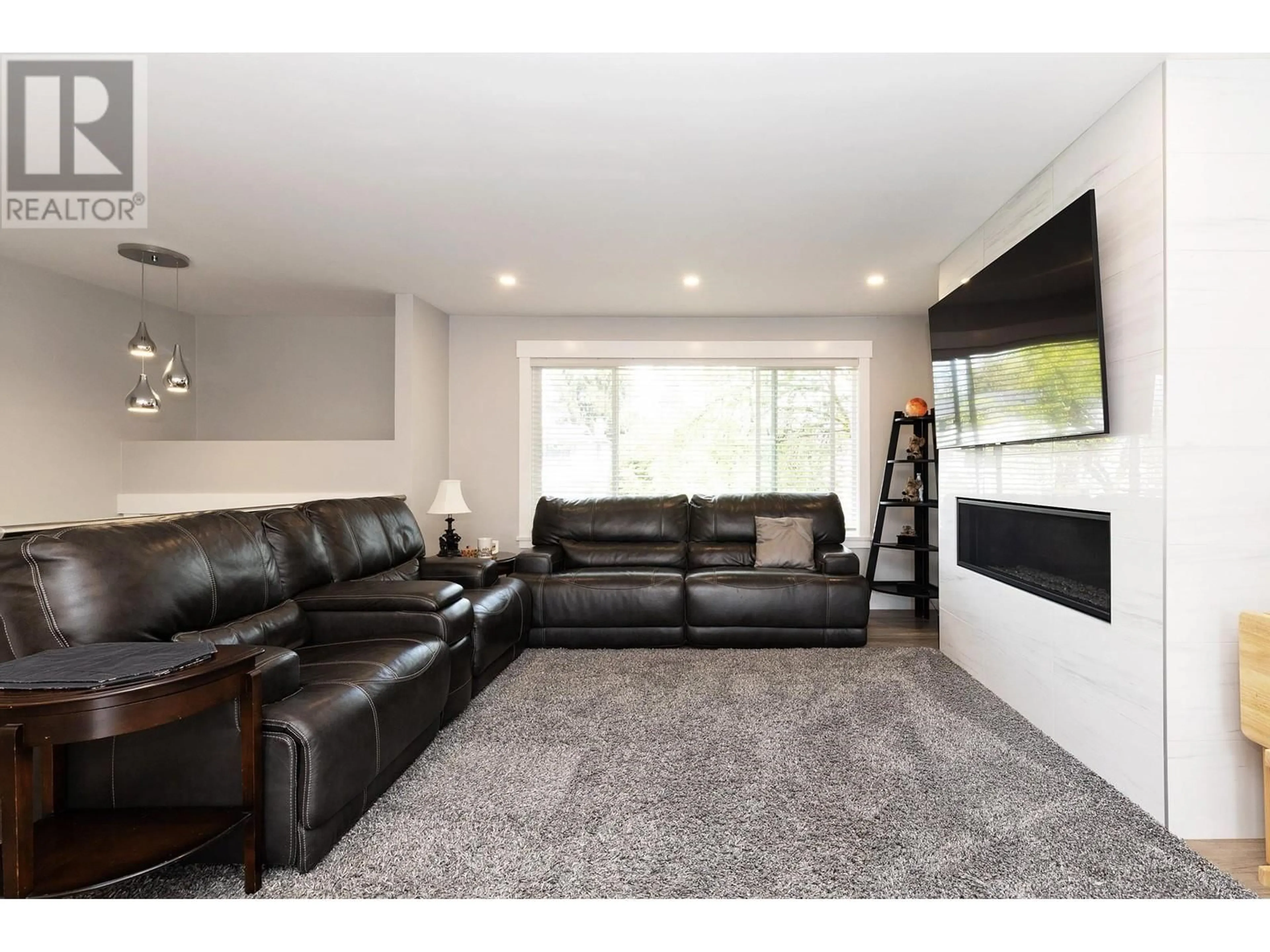 Living room with furniture, unknown for 11881 229 STREET, Maple Ridge British Columbia V2X6P9