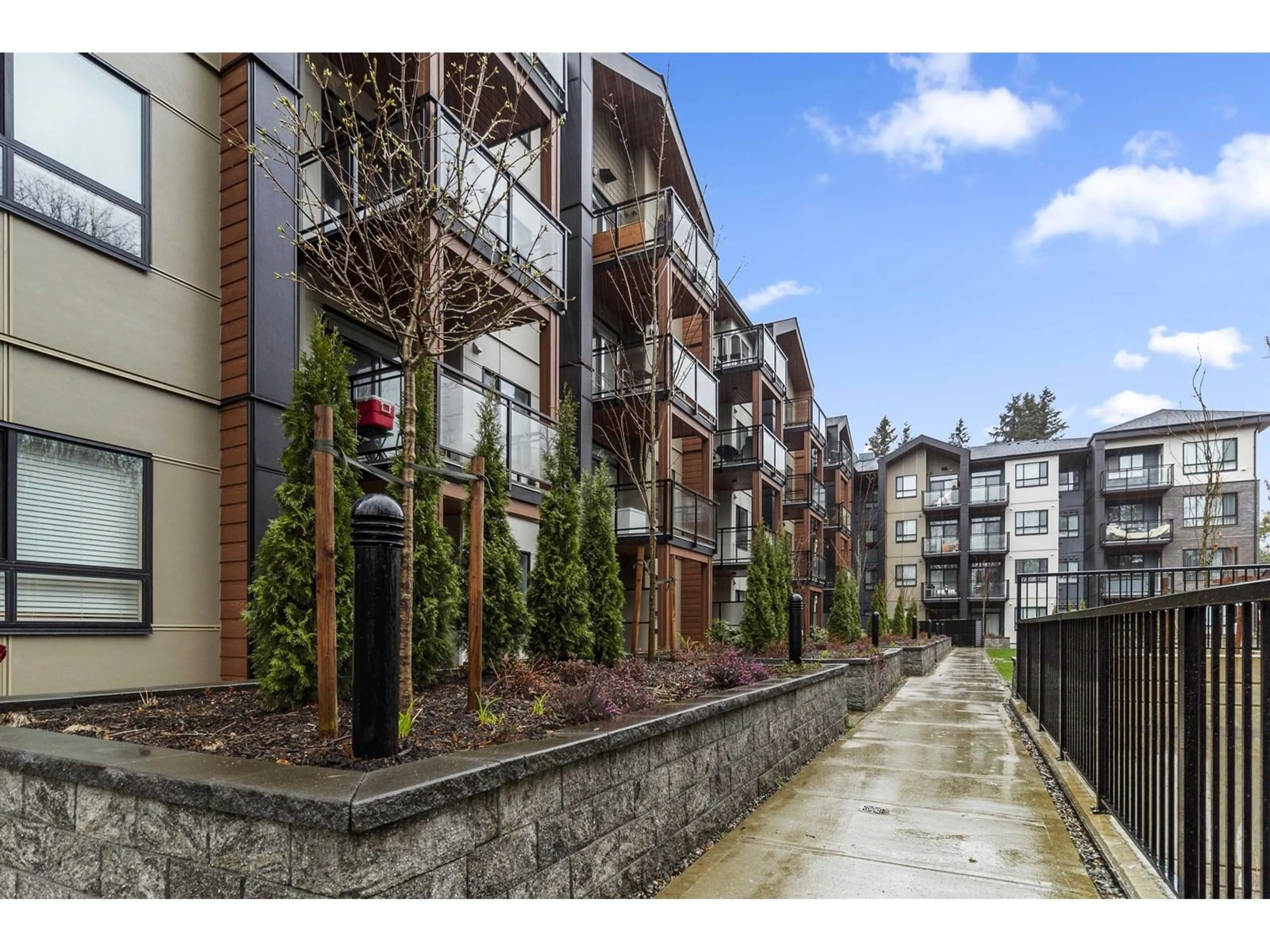 Patio, street for 108 - 32690 14TH, Mission British Columbia V2V0K5
