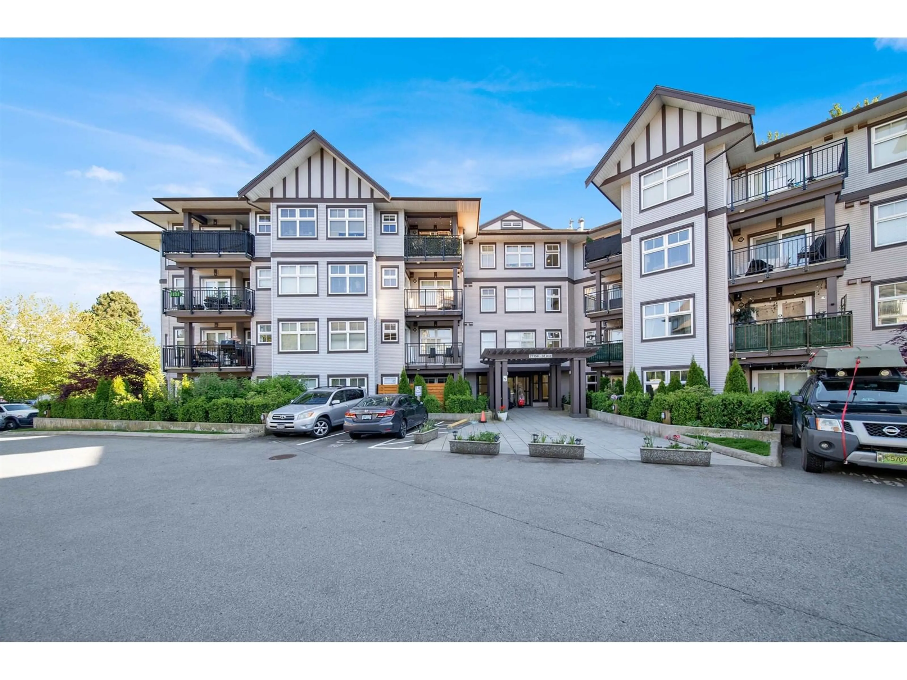 A pic from outside/outdoor area/front of a property/back of a property/a pic from drone, unknown for 469 - 27358 32, Langley British Columbia V4W3M5