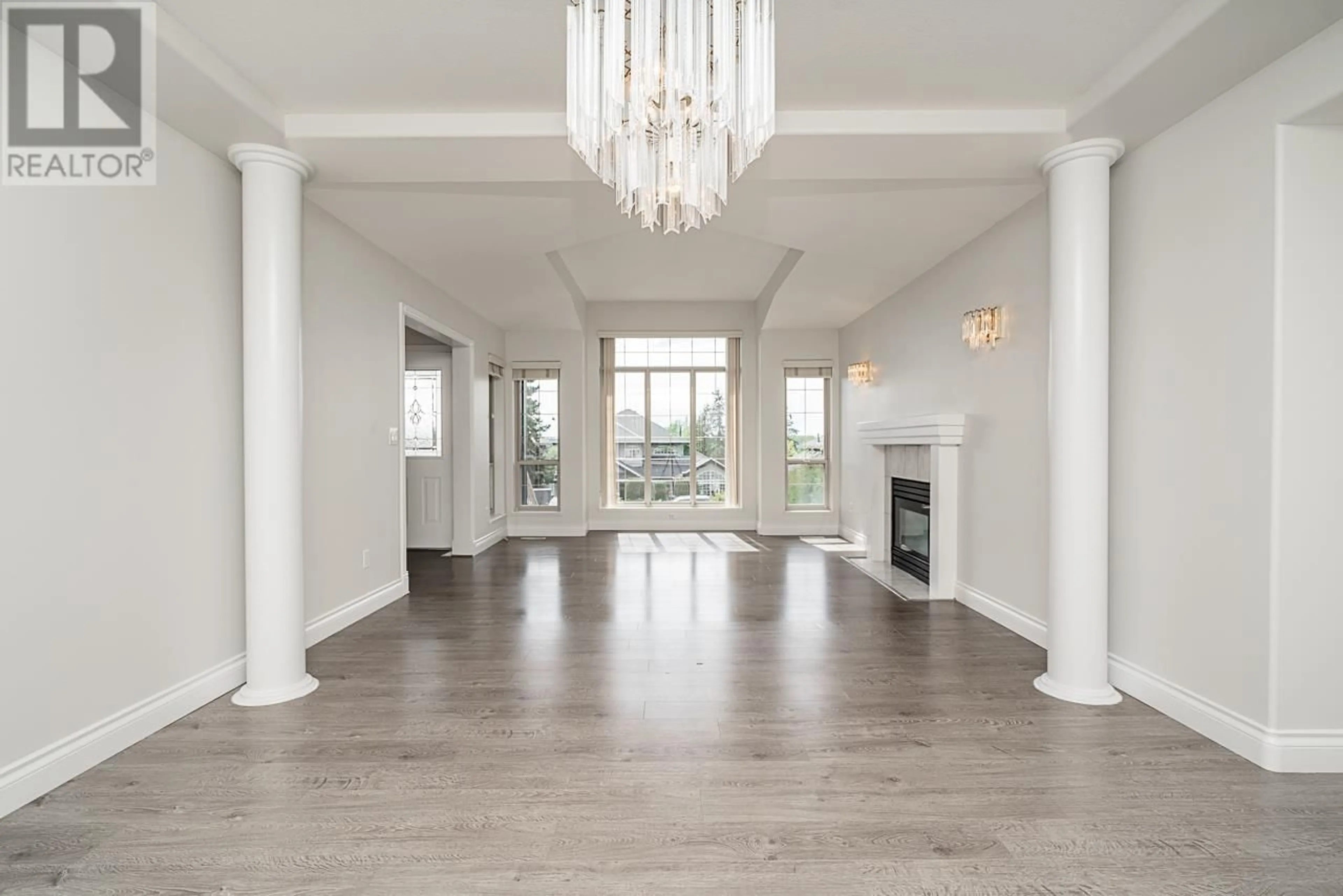 Indoor foyer for 10439 TAMARACK CRESCENT, Maple Ridge British Columbia V2W1B5