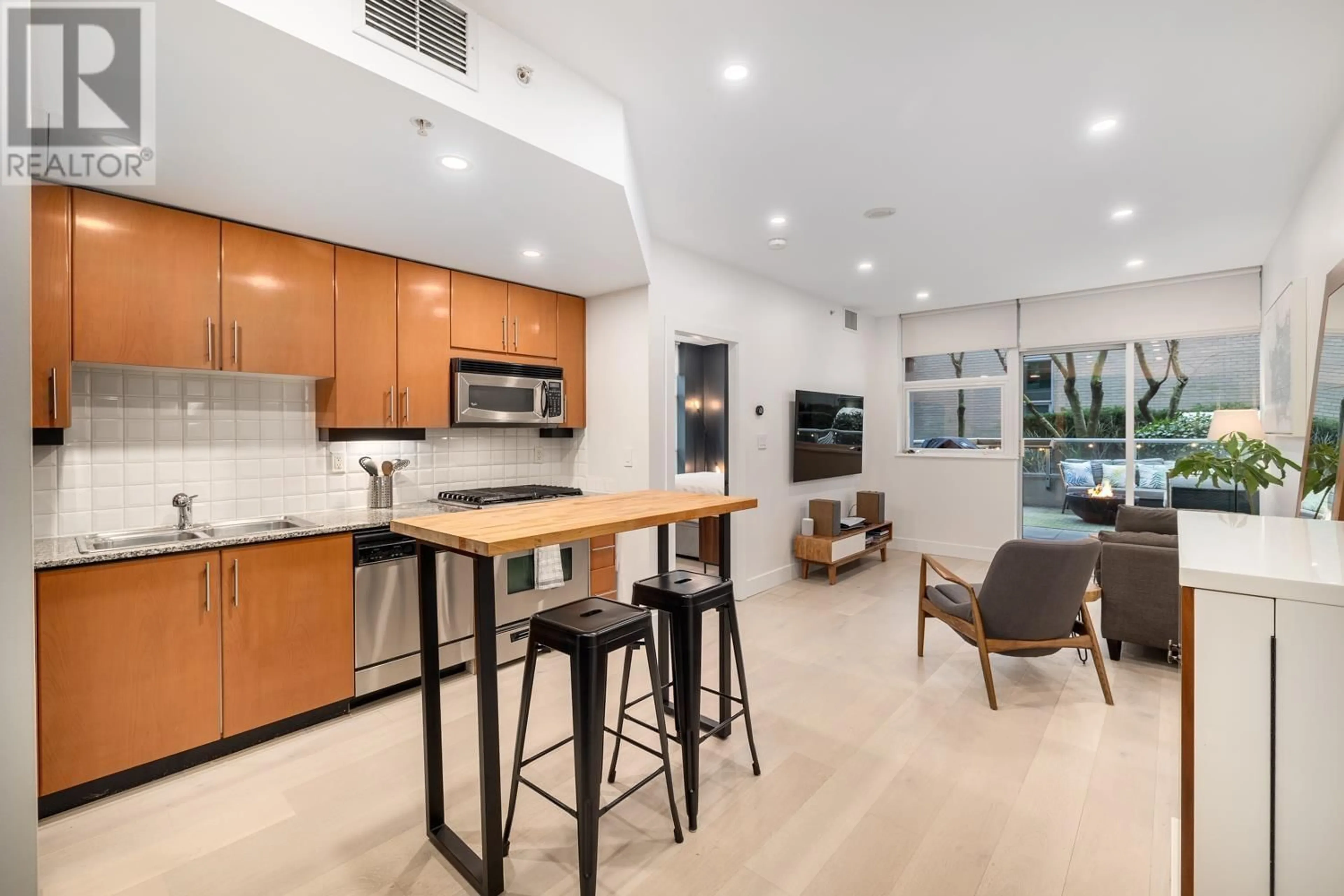 Open concept kitchen, unknown for 301 - 168 ESPLANADE, North Vancouver British Columbia V7L4X8