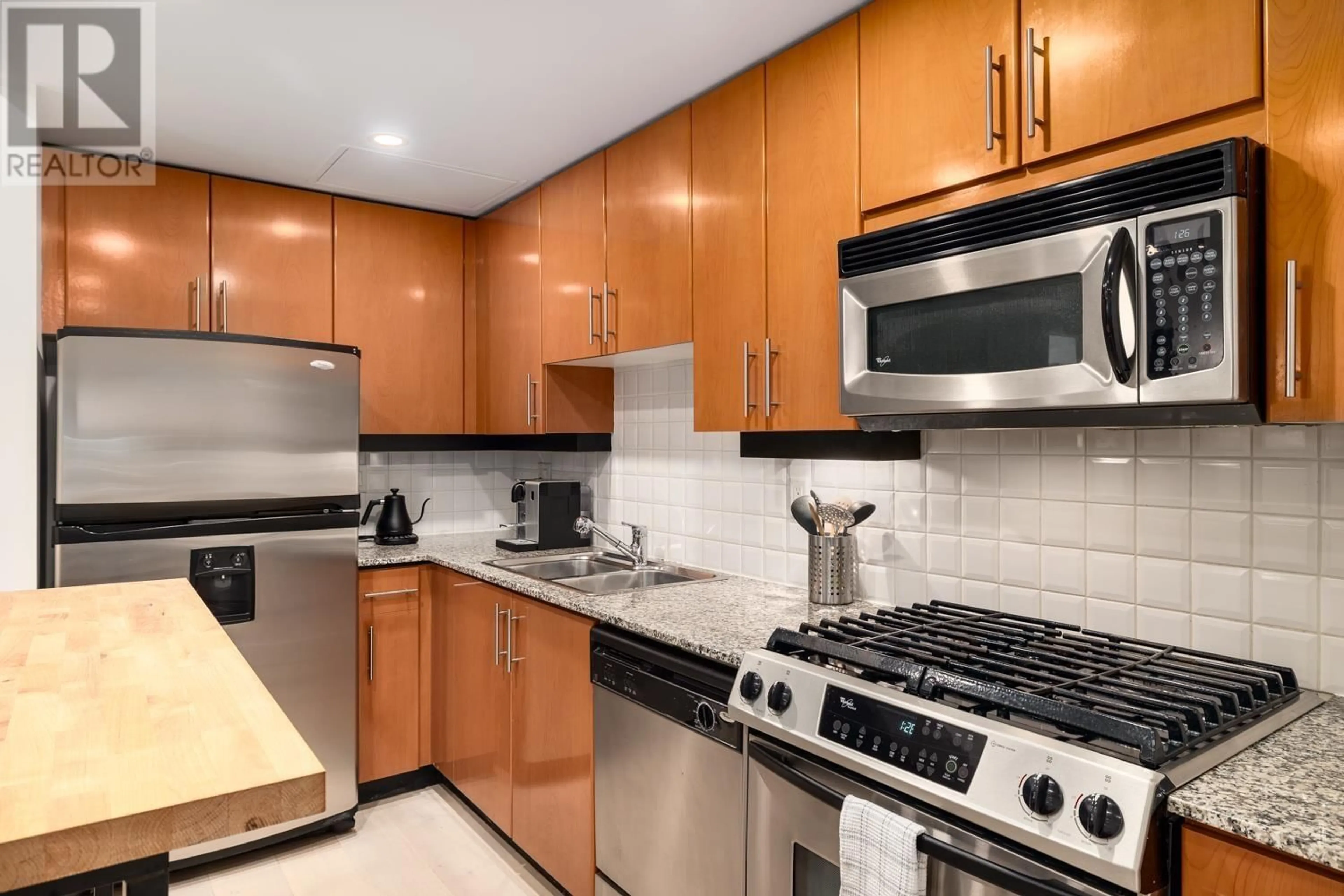 Standard kitchen, ceramic/tile floor for 301 - 168 ESPLANADE, North Vancouver British Columbia V7L4X8