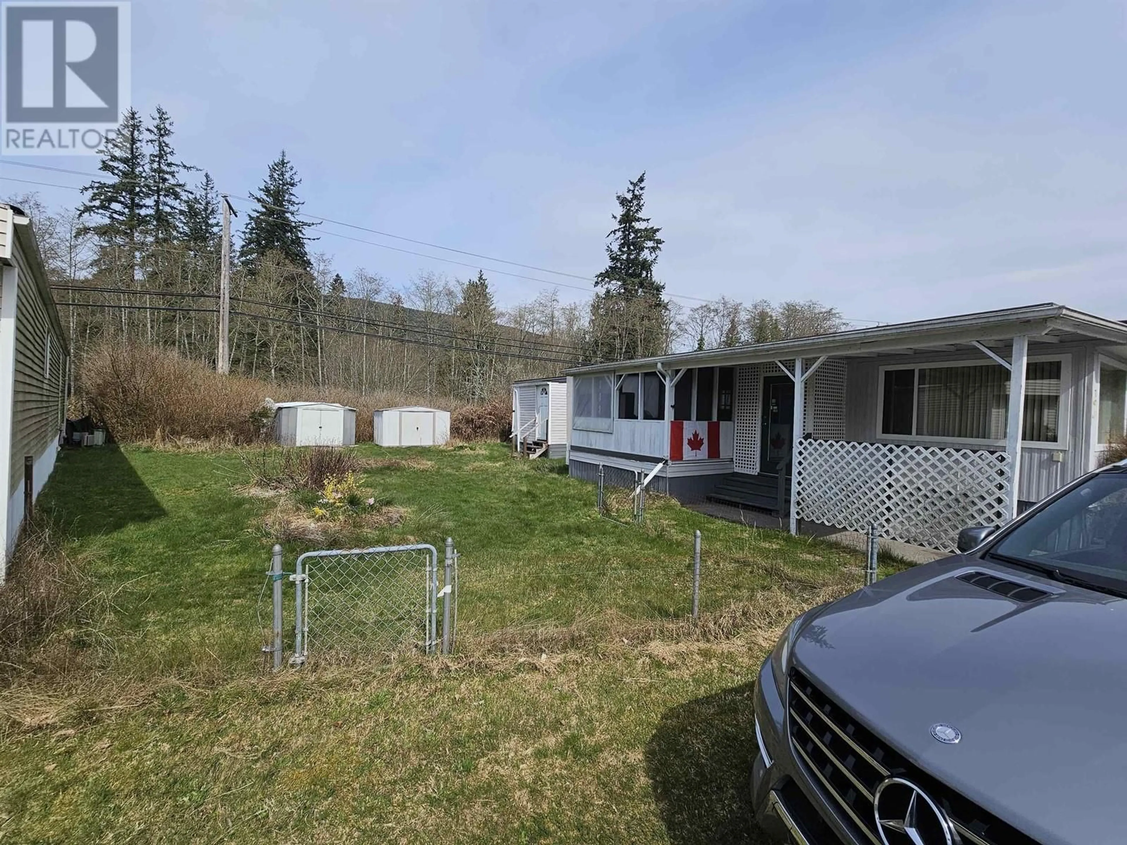 A pic from outside/outdoor area/front of a property/back of a property/a pic from drone, mountain view for 194 - 1413 SUNSHINE COAST HIGHWAY, Gibsons British Columbia V0N1V5