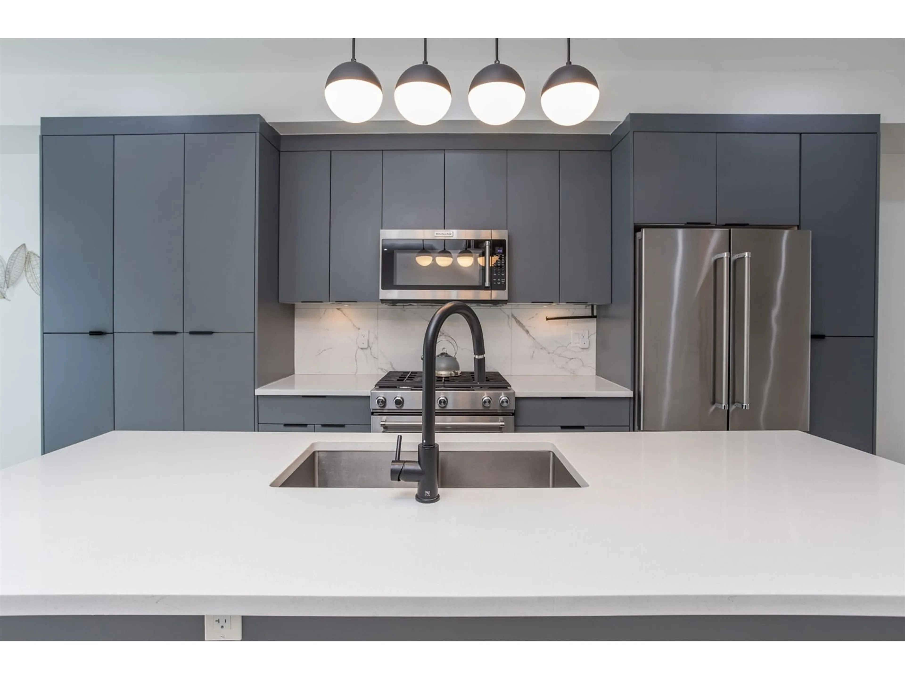 Open concept kitchen, unknown for 25 - 19624 56, Langley British Columbia V3A0M5