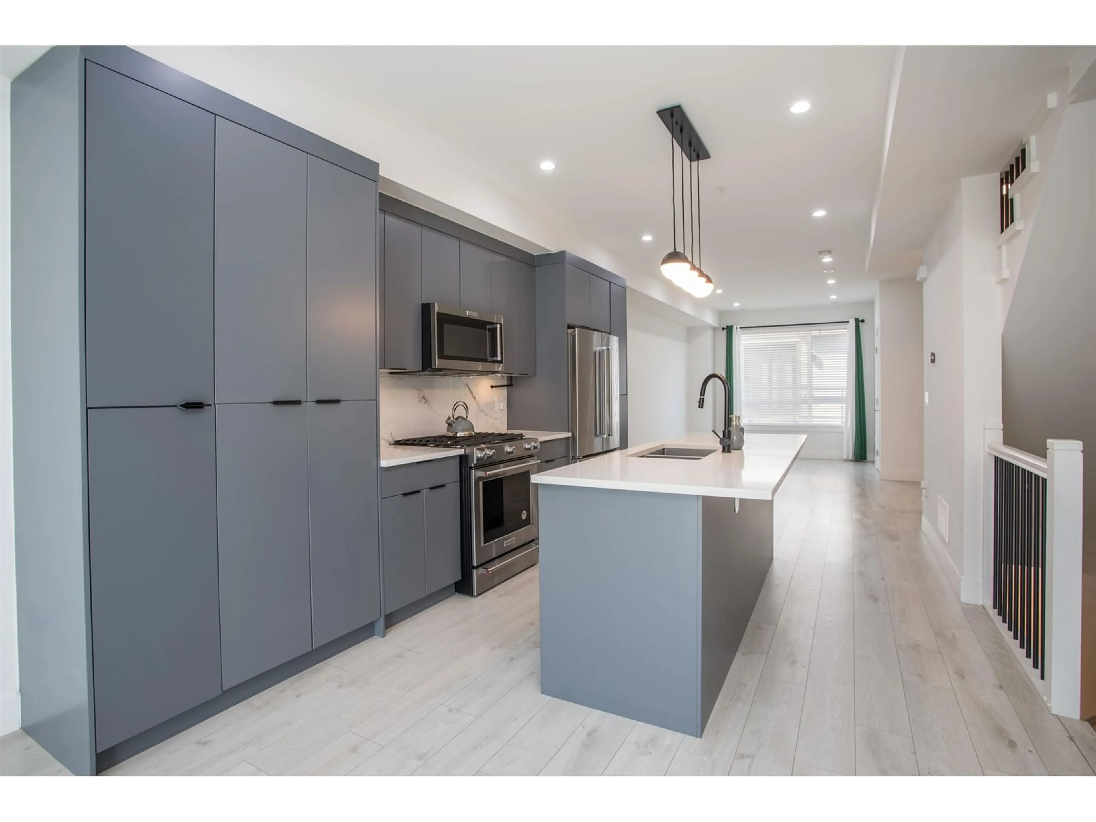 Open concept kitchen, unknown for 25 - 19624 56, Langley British Columbia V3A0M5