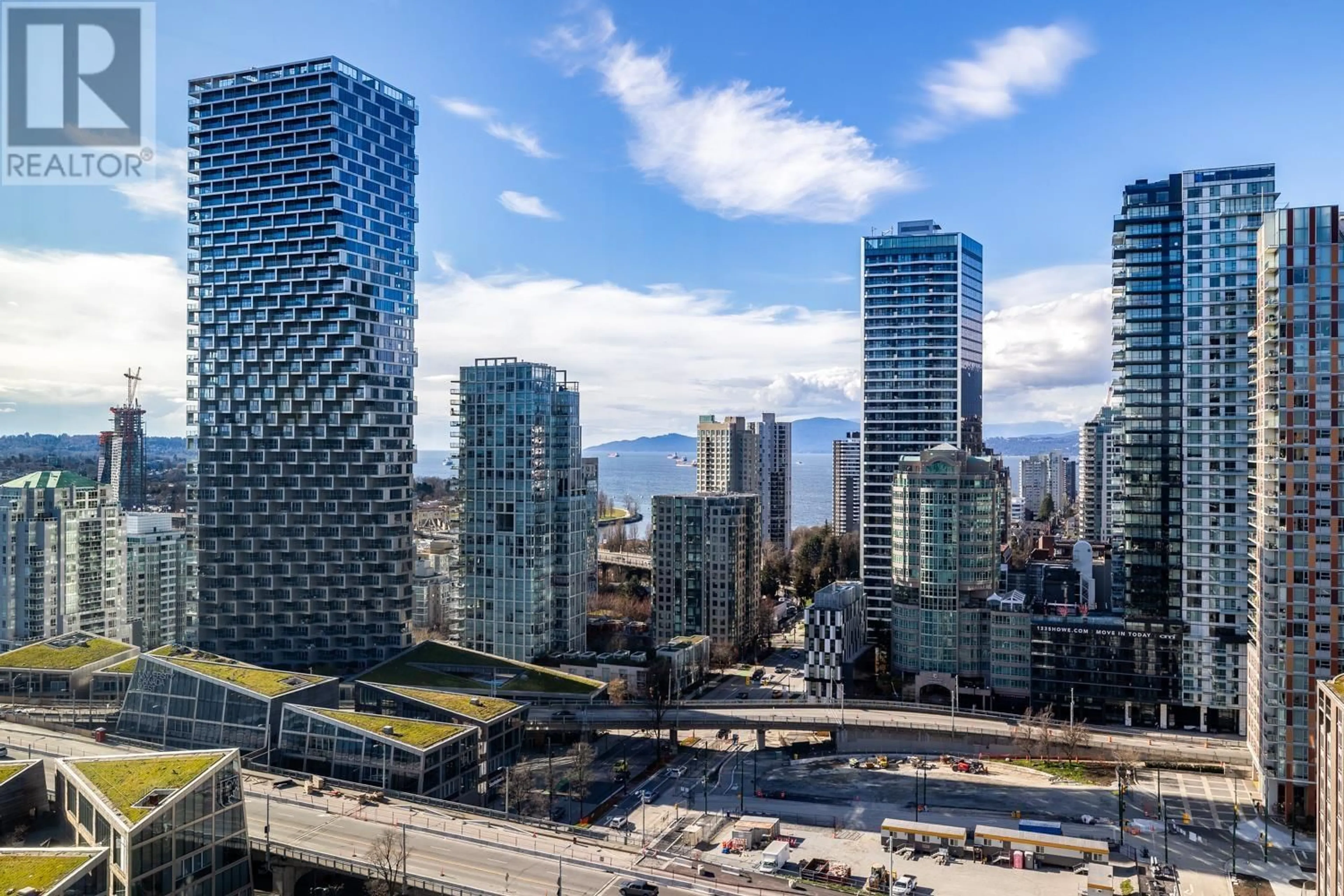 A pic from outside/outdoor area/front of a property/back of a property/a pic from drone, city buildings view from balcony for 2803 - 1372 SEYMOUR STREET, Vancouver British Columbia V6B0L1