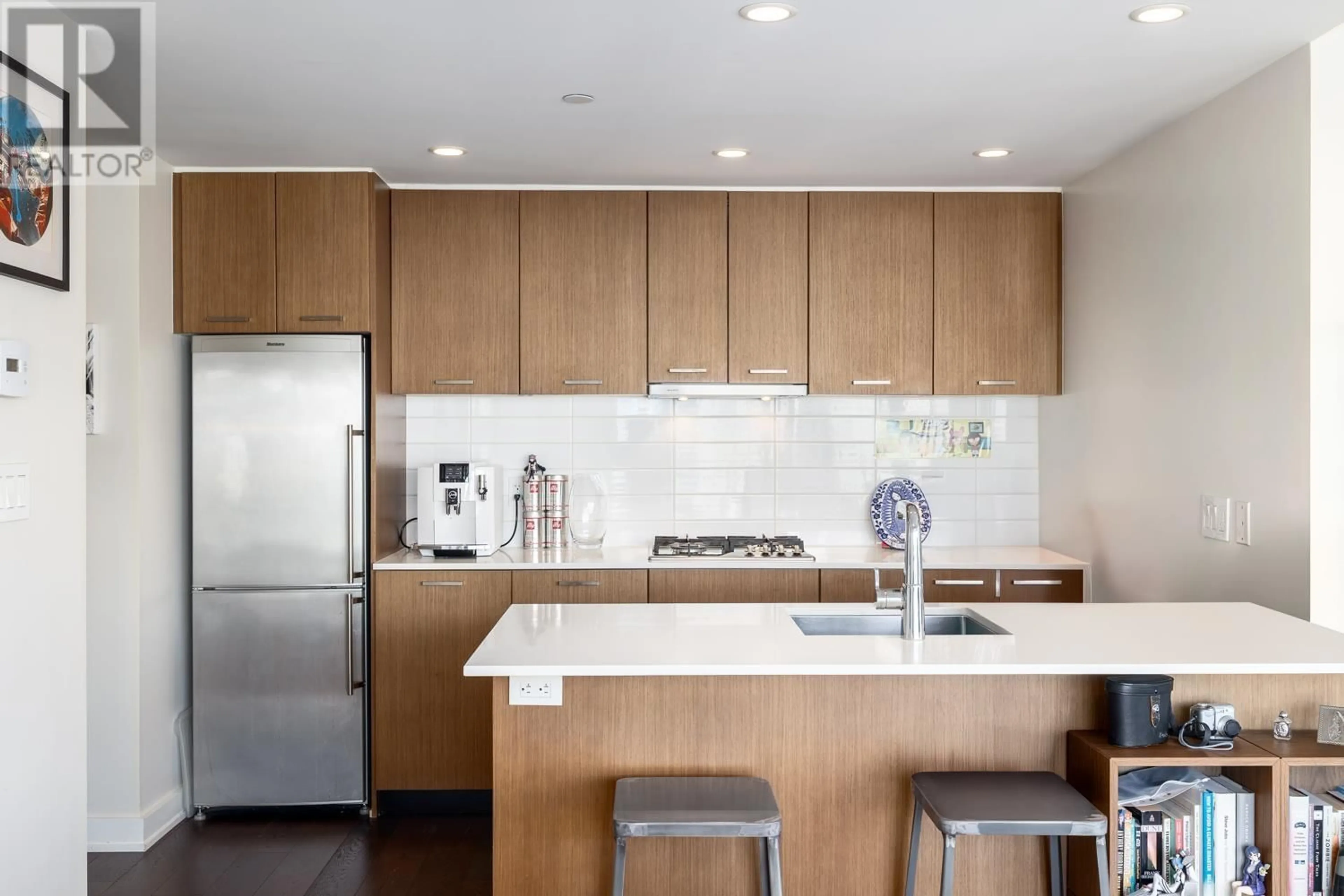 Contemporary kitchen, unknown for 2803 - 1372 SEYMOUR STREET, Vancouver British Columbia V6B0L1