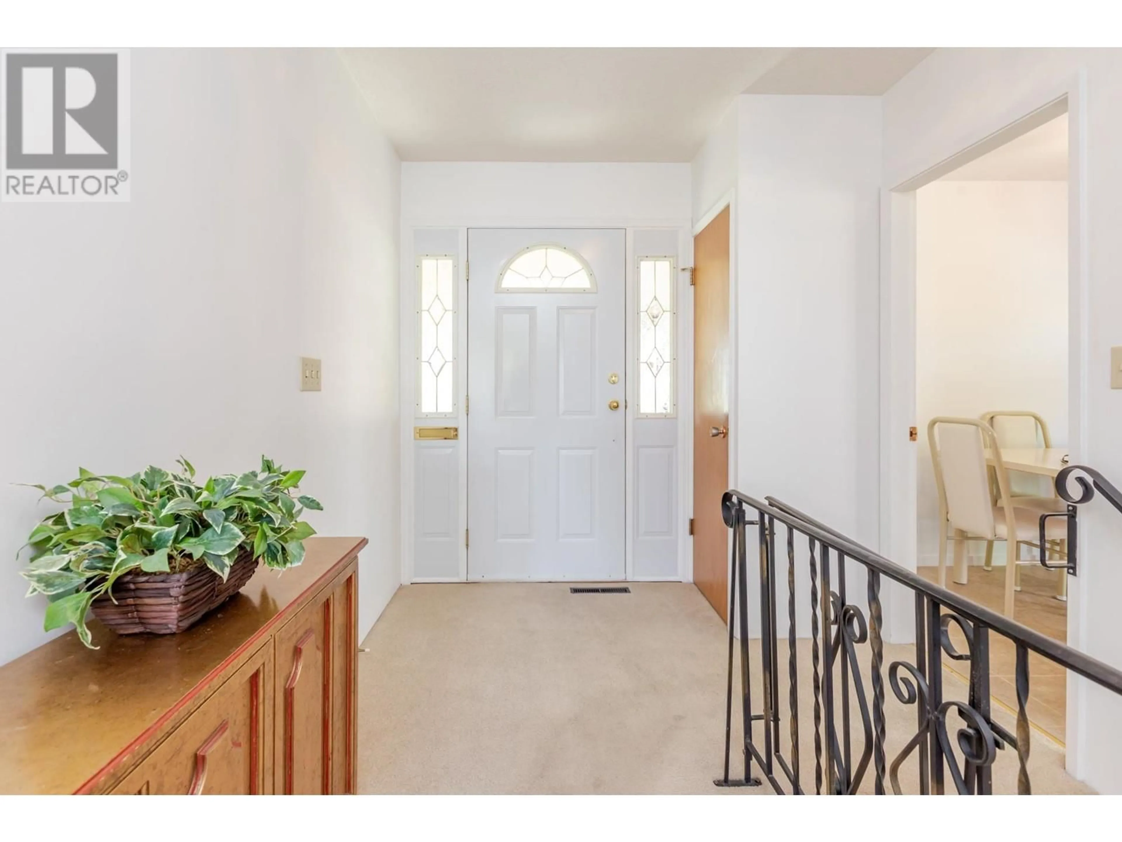 Indoor entryway for 2343 ROGERSON DRIVE, Coquitlam British Columbia V3J6Y1