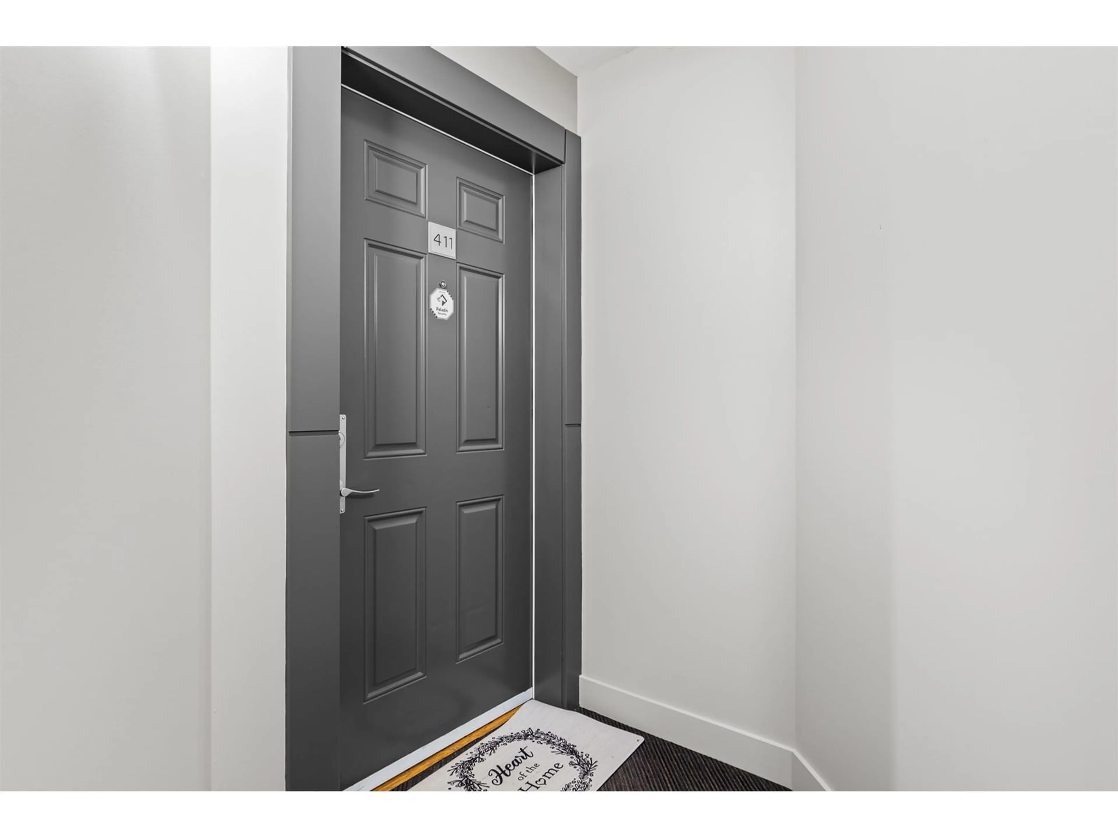 Indoor entryway for 411 - 19340 65, Surrey British Columbia V4N0A3