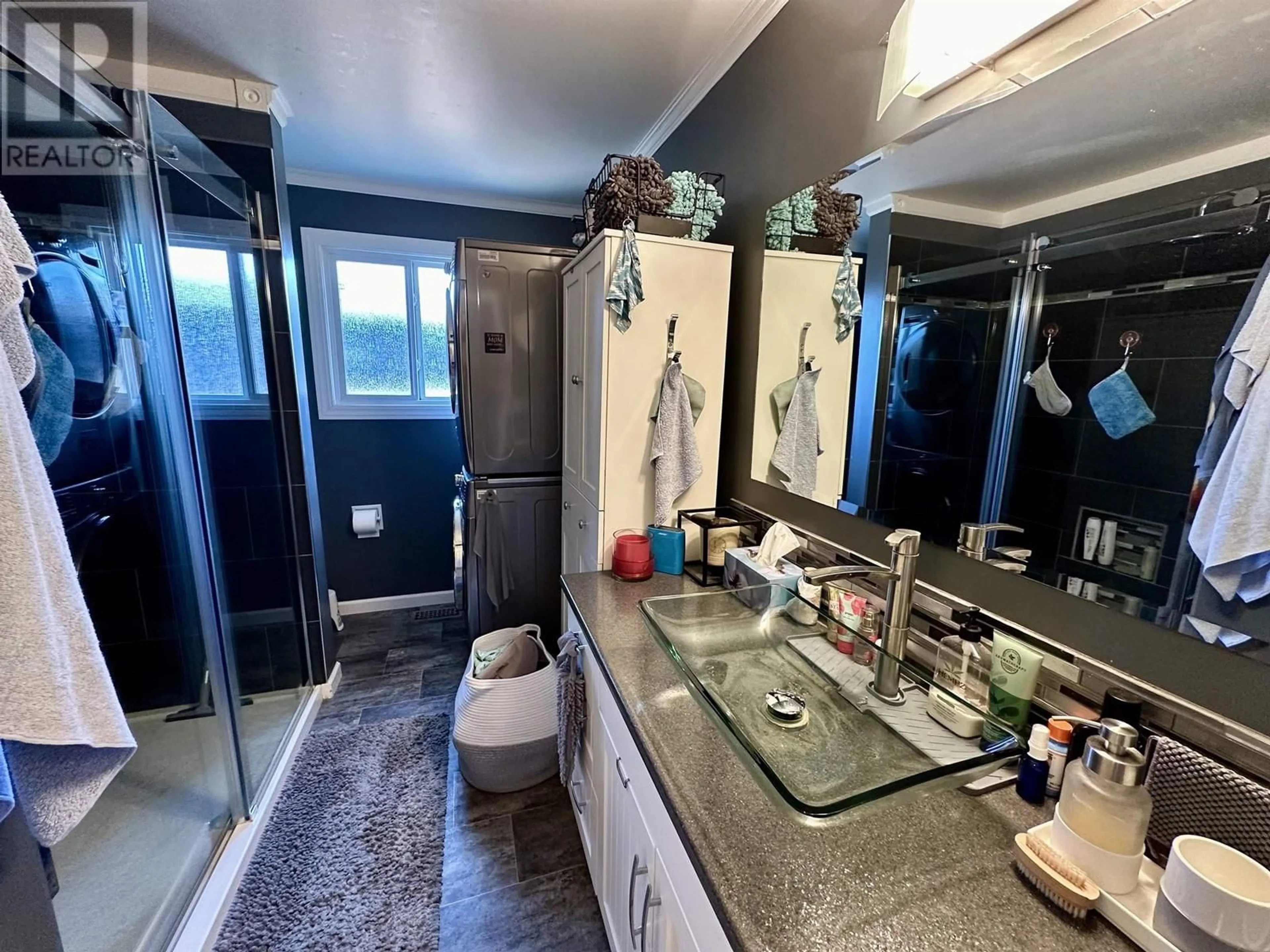 Standard bathroom, ceramic/tile floor for 407 GILLETT STREET, Prince George British Columbia V2M2T6