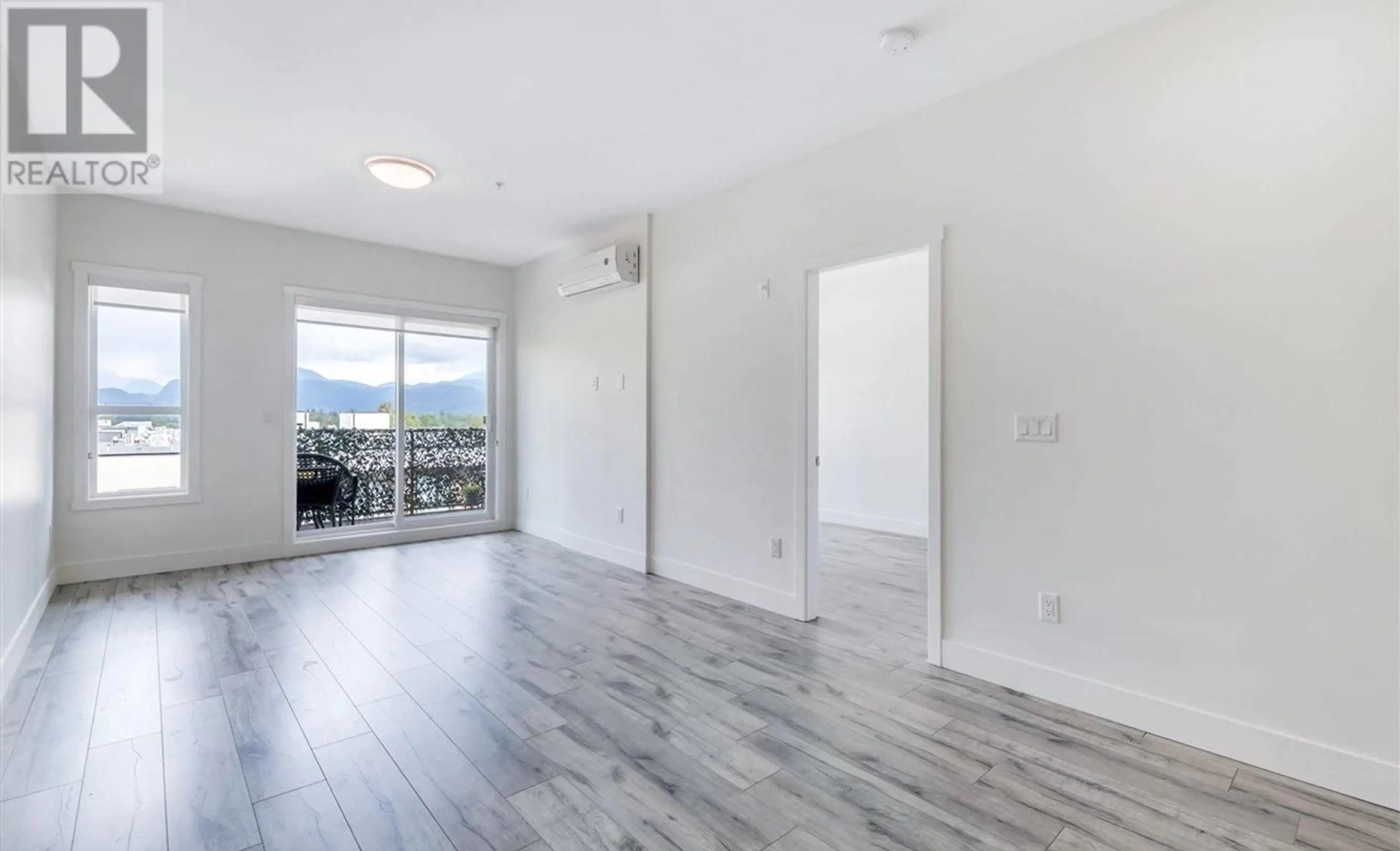 A pic of a room for 409 - 12310 222 STREET, Maple Ridge British Columbia V2X5W7