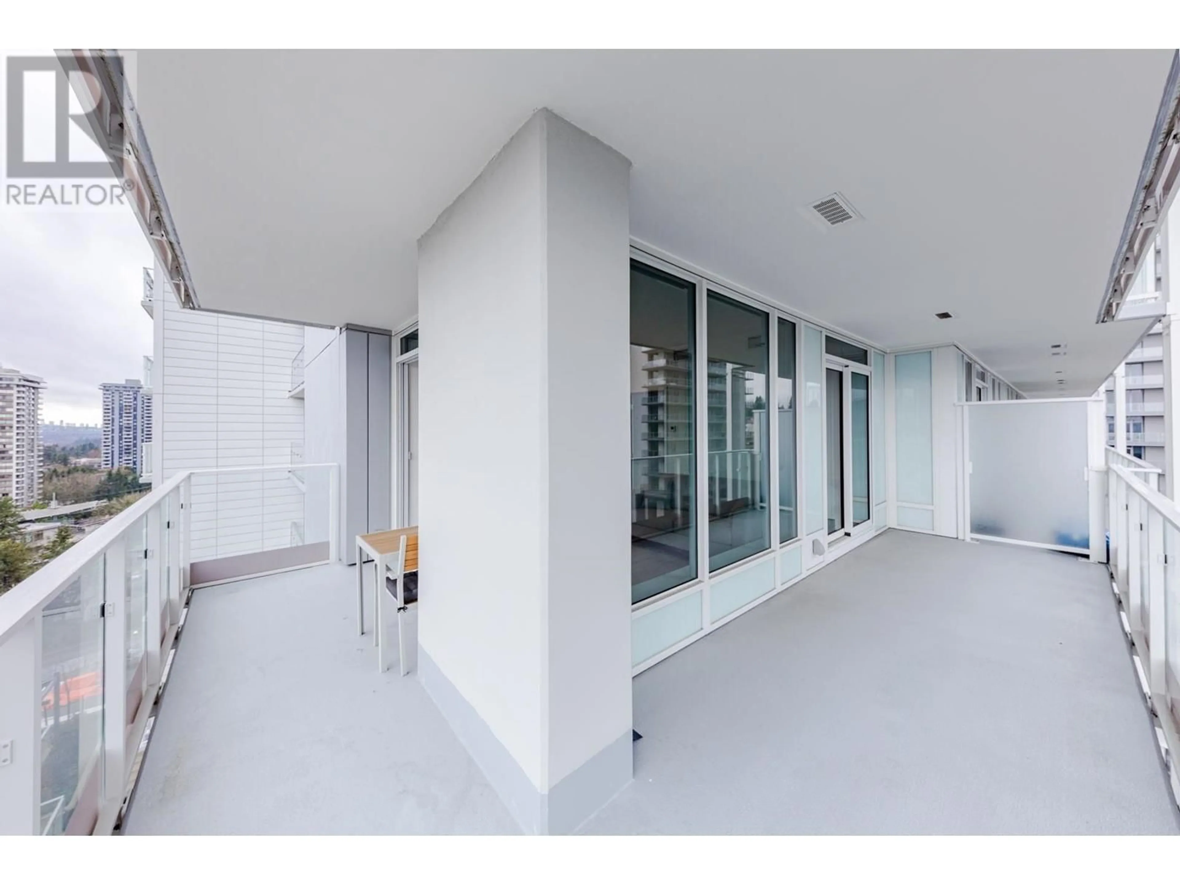 Indoor foyer for 605 - 3833 EVERGREEN PLACE, Burnaby British Columbia V3J0M2