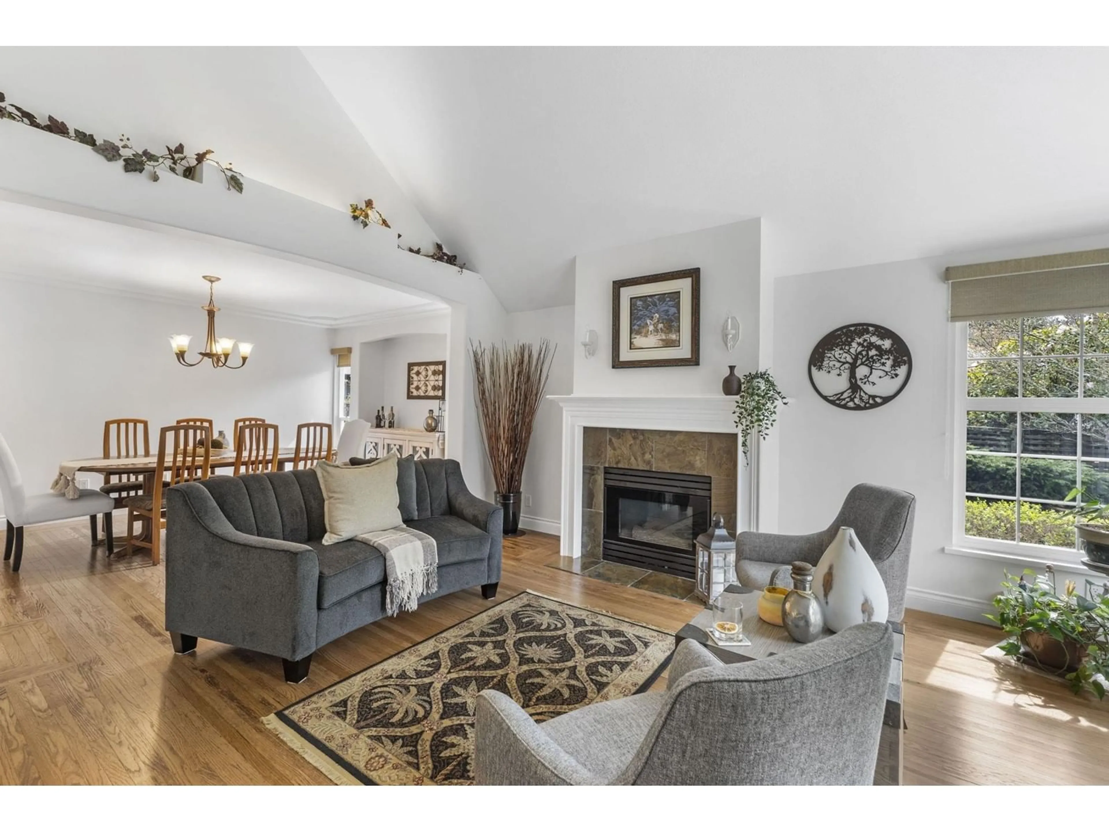Living room with furniture, unknown for 2112 126, Surrey British Columbia V4A7H5
