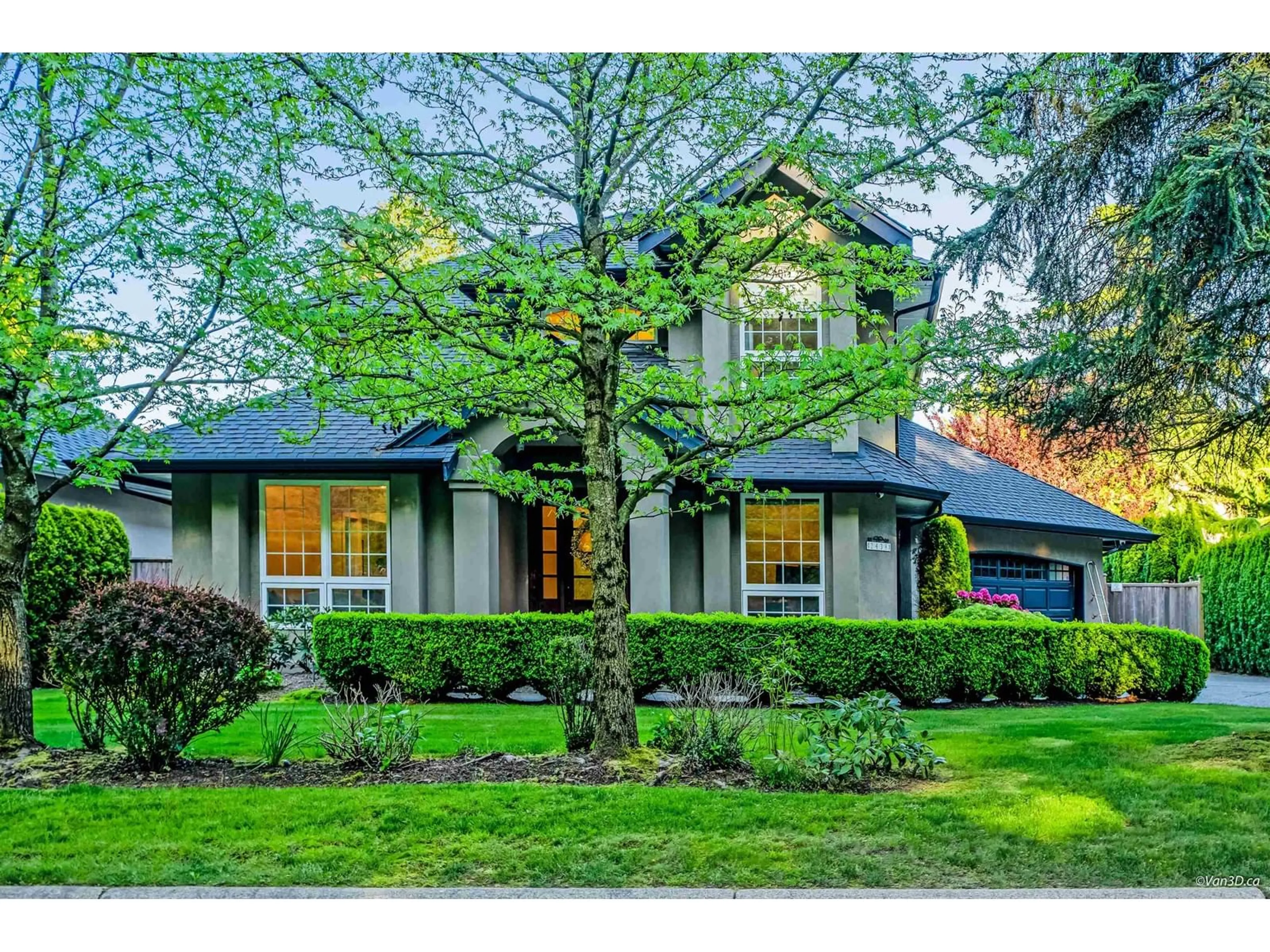 Home with vinyl exterior material, street for 2438 148, Surrey British Columbia V4P1N5