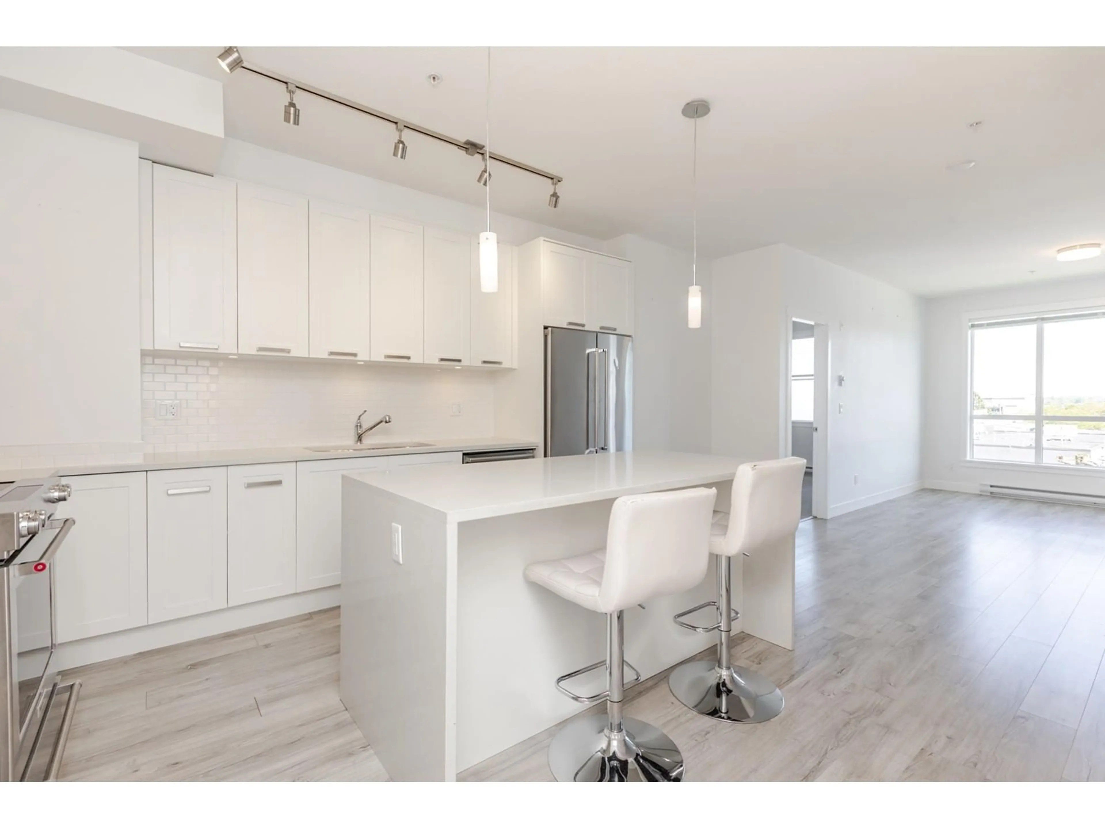 Open concept kitchen, unknown for 407 - 5638 201A, Langley British Columbia V3A0L8
