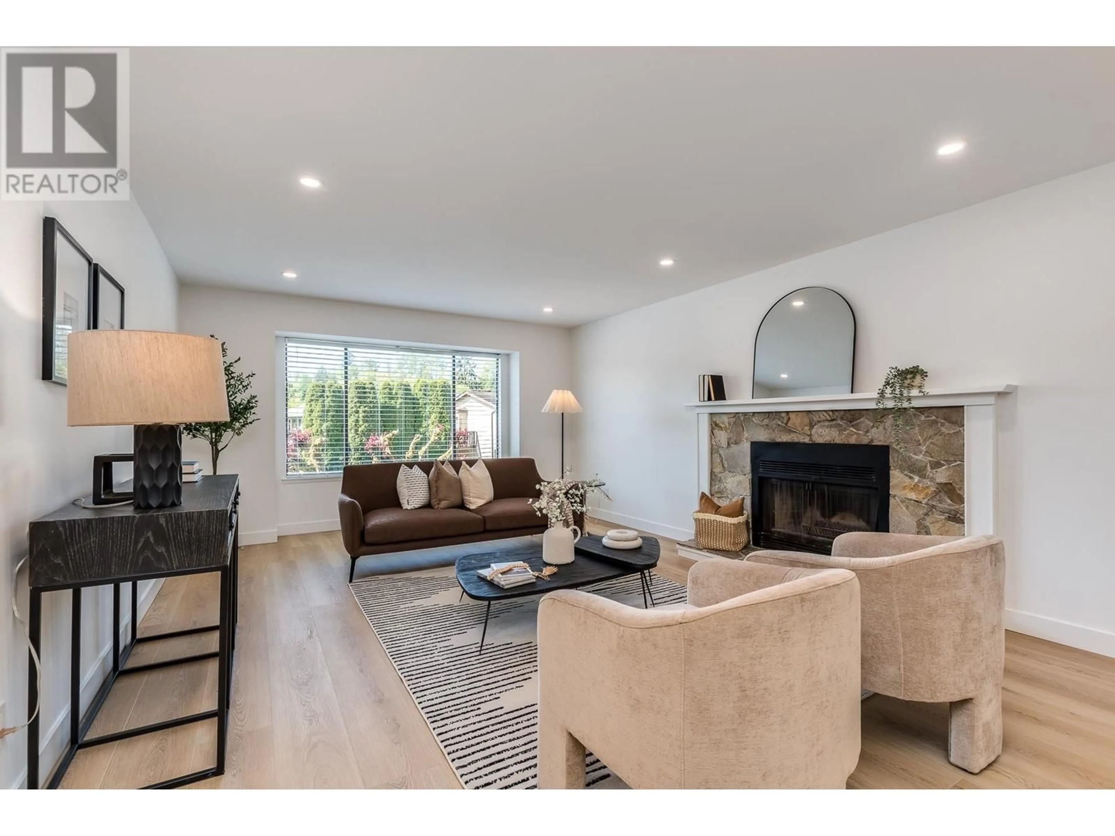 Living room with furniture, wood/laminate floor for 2609 HARRIER DRIVE, Coquitlam British Columbia V3E2A7