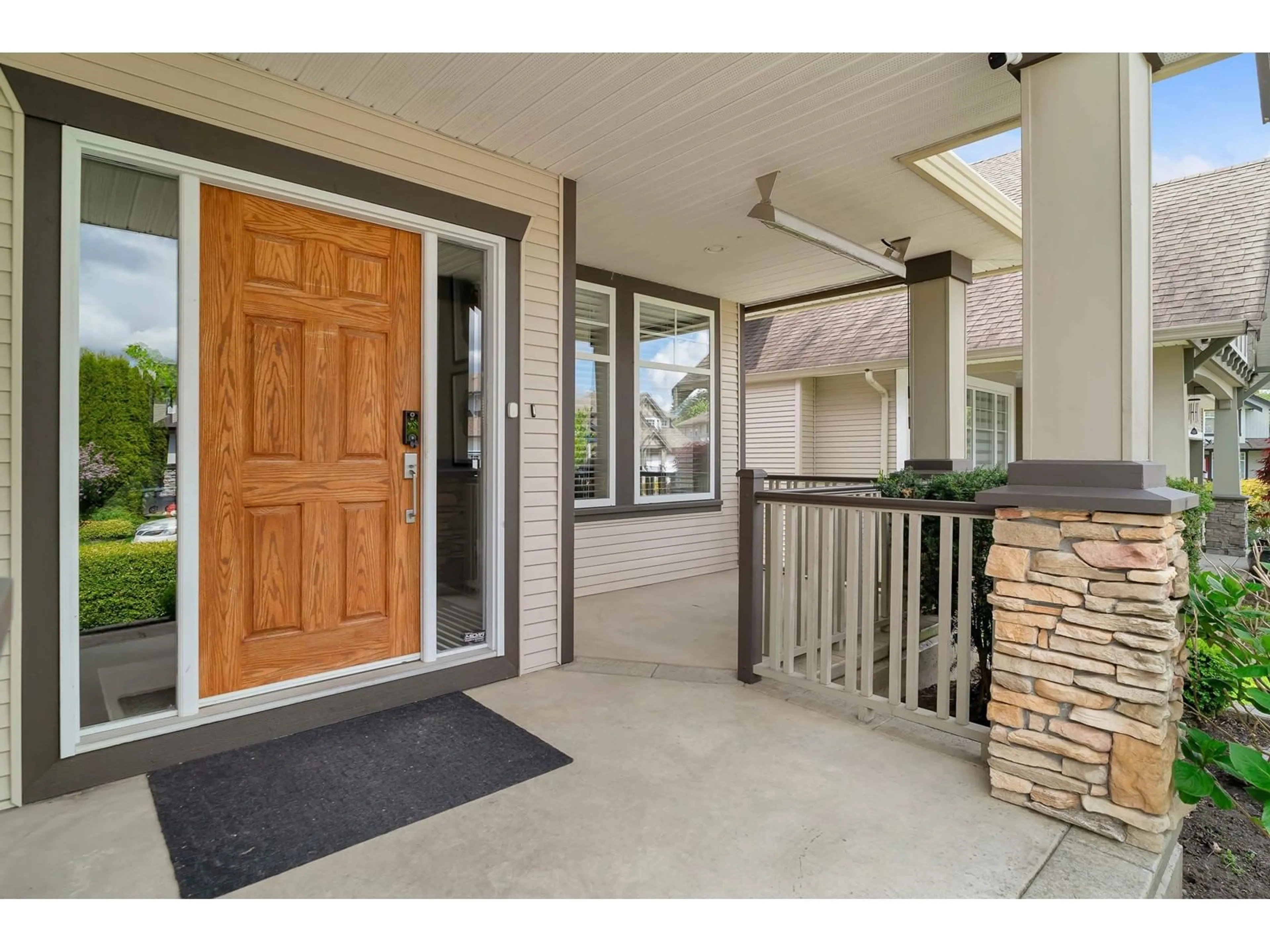 Indoor entryway for 18864 69A, Surrey British Columbia V4N5K2