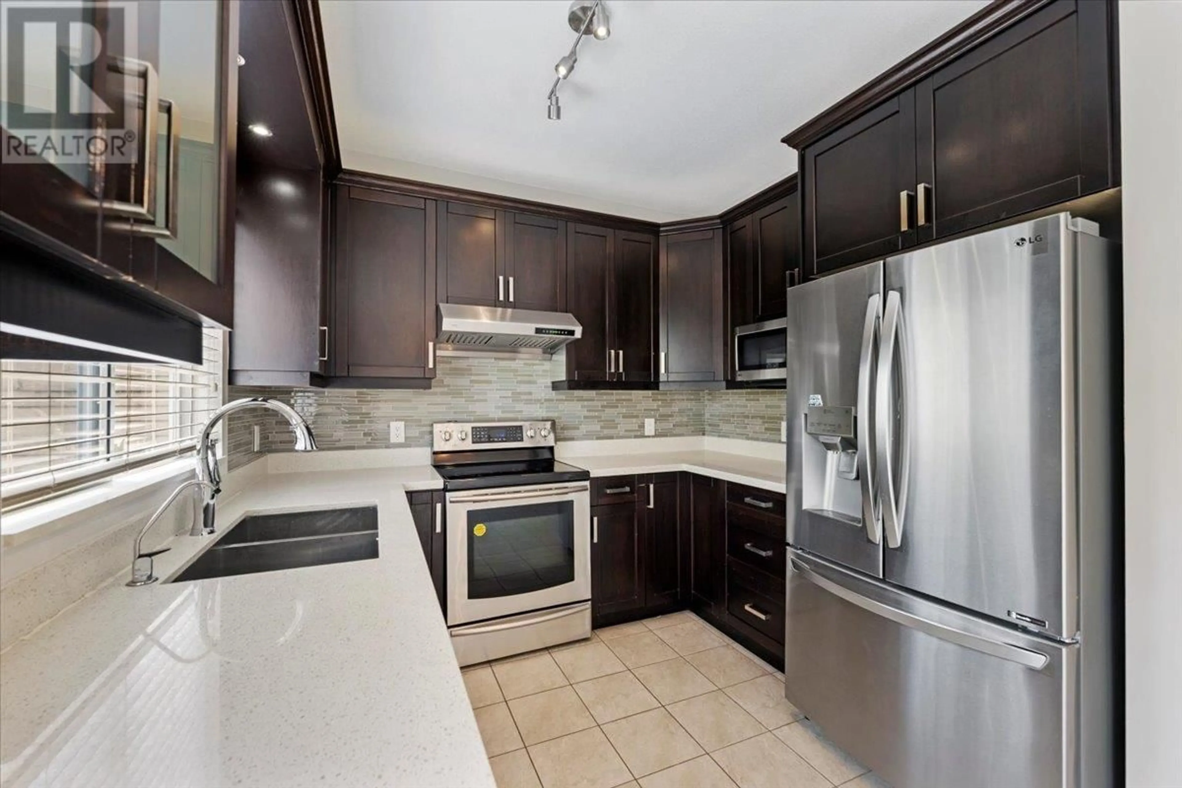Standard kitchen, ceramic/tile floor for 30 - 12871 JACK BELL DRIVE, Richmond British Columbia V6V2T8