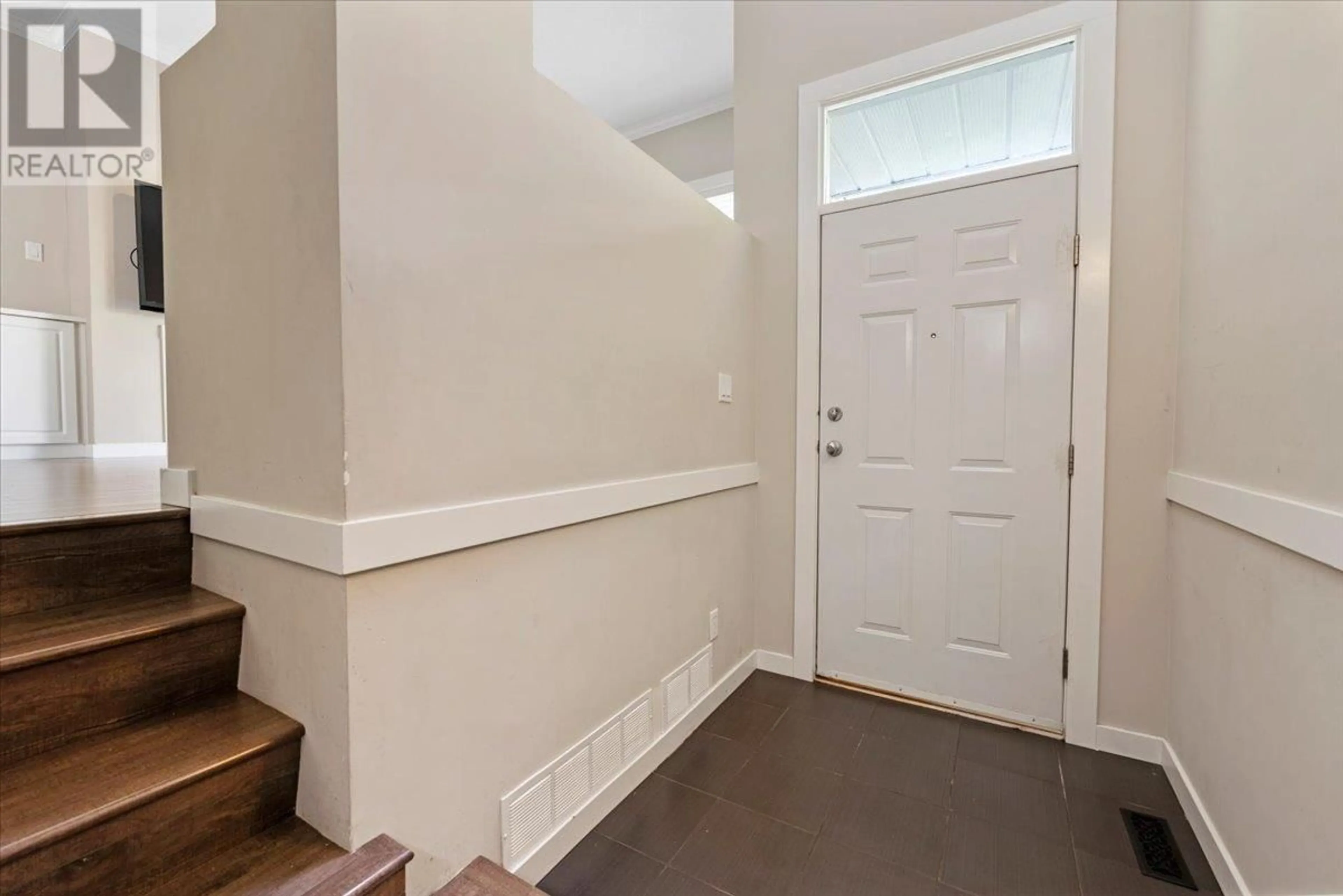 Indoor entryway for 30 - 12871 JACK BELL DRIVE, Richmond British Columbia V6V2T8
