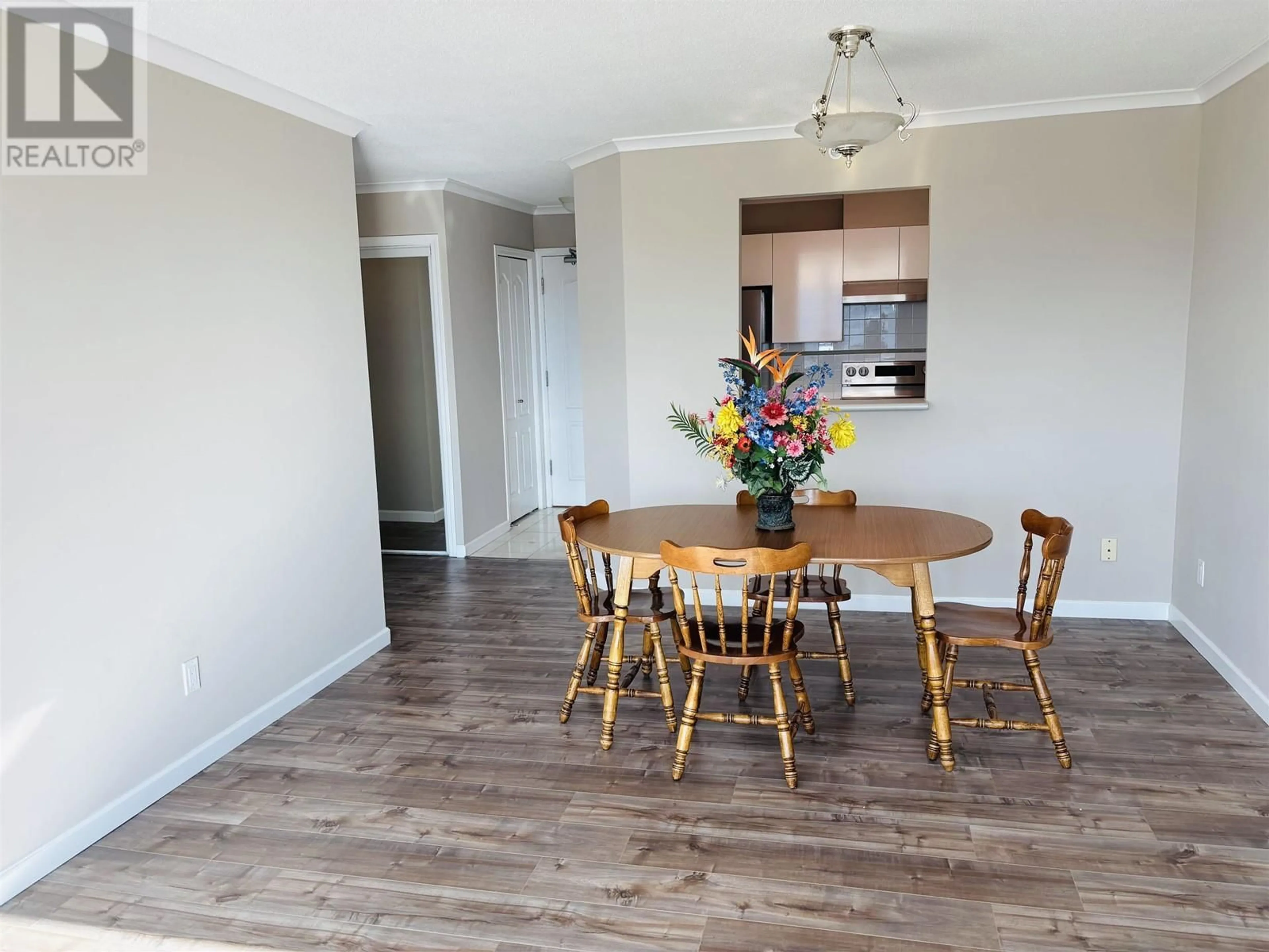 Dining room, wood/laminate floor for 1402 - 6622 SOUTHOAKS CRESCENT, Burnaby British Columbia V5E4K2