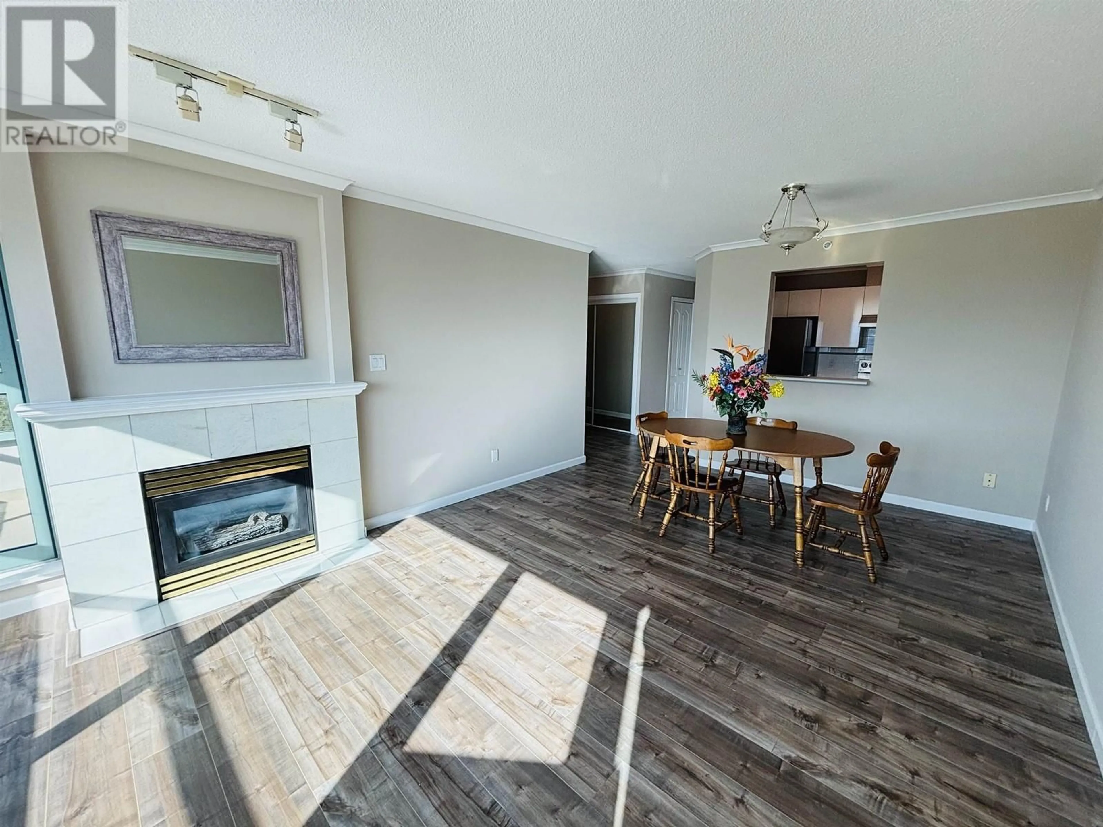 A pic of a room for 1402 - 6622 SOUTHOAKS CRESCENT, Burnaby British Columbia V5E4K2