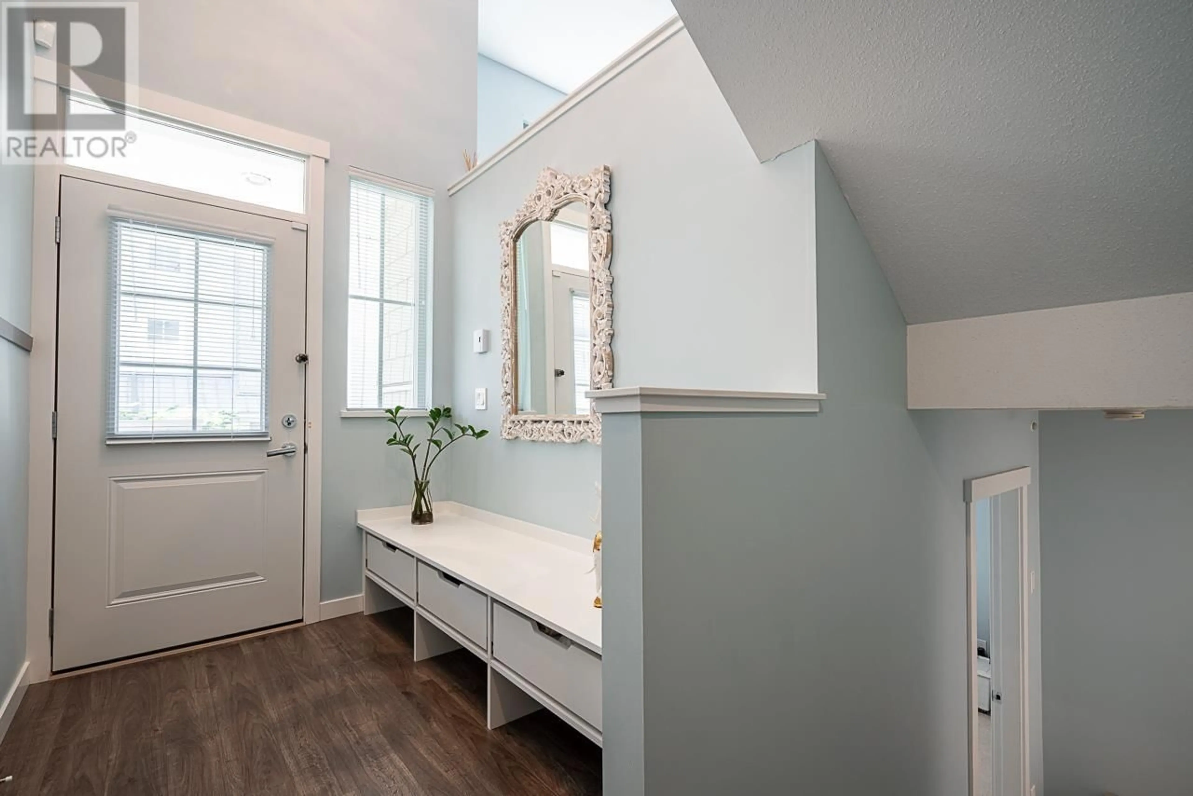Indoor entryway for 49 - 5551 ADMIRAL WAY, Ladner British Columbia V4K0C9