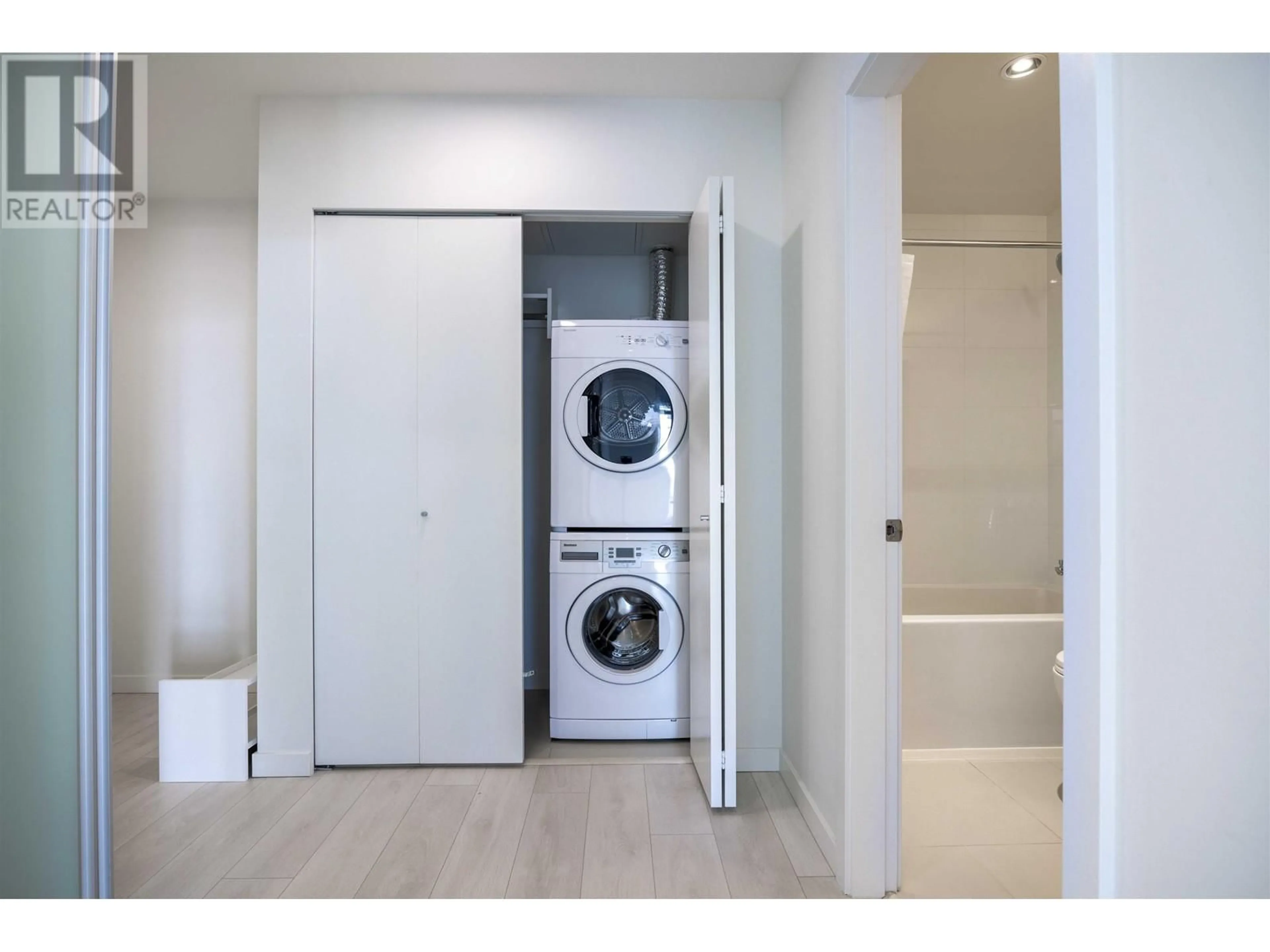 Laundry room for 1601 - 691 NORTH ROAD, Coquitlam British Columbia V3J0H9