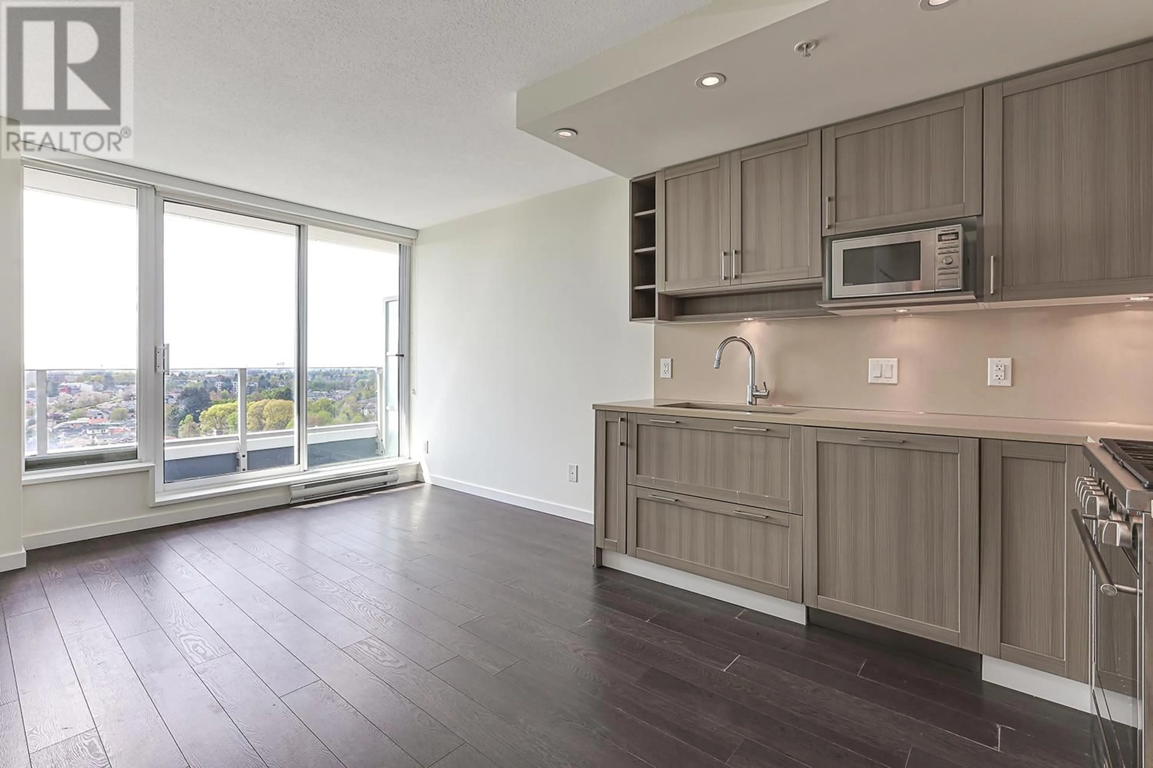Open concept kitchen, unknown for 1510 - 5665 BOUNDARY ROAD, Vancouver British Columbia V5R0E4