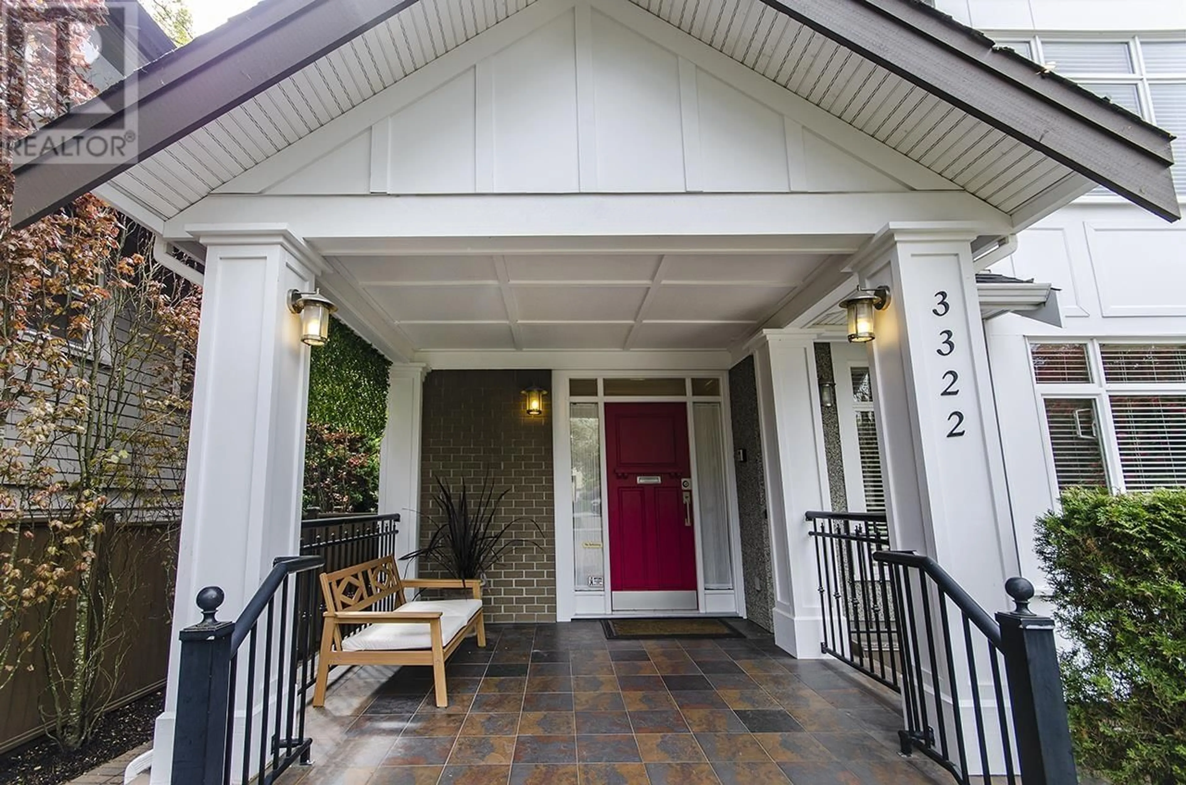 Indoor entryway for 3322 40TH AVENUE, Vancouver British Columbia V6N3B6