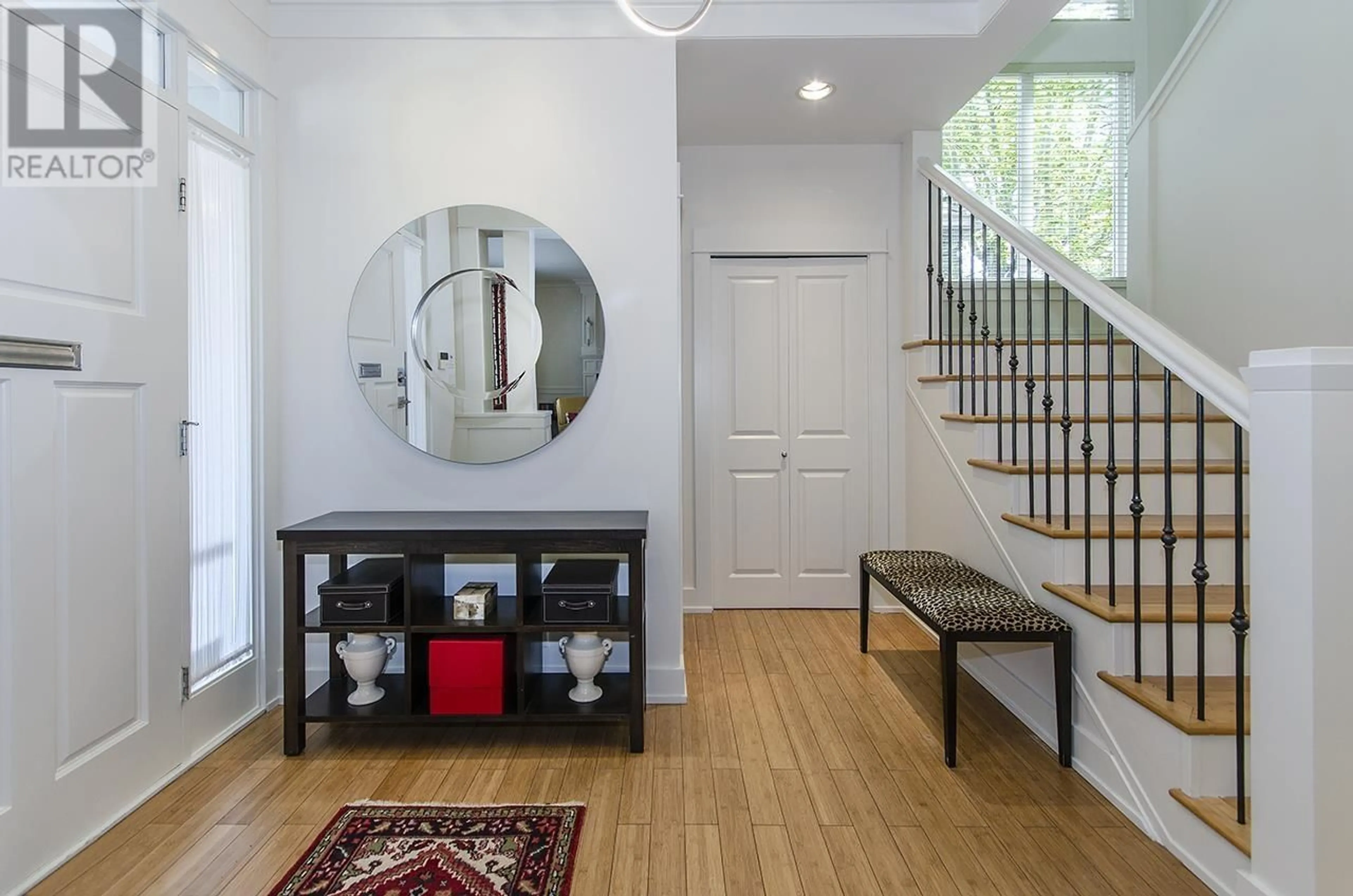 Indoor entryway for 3322 40TH AVENUE, Vancouver British Columbia V6N3B6