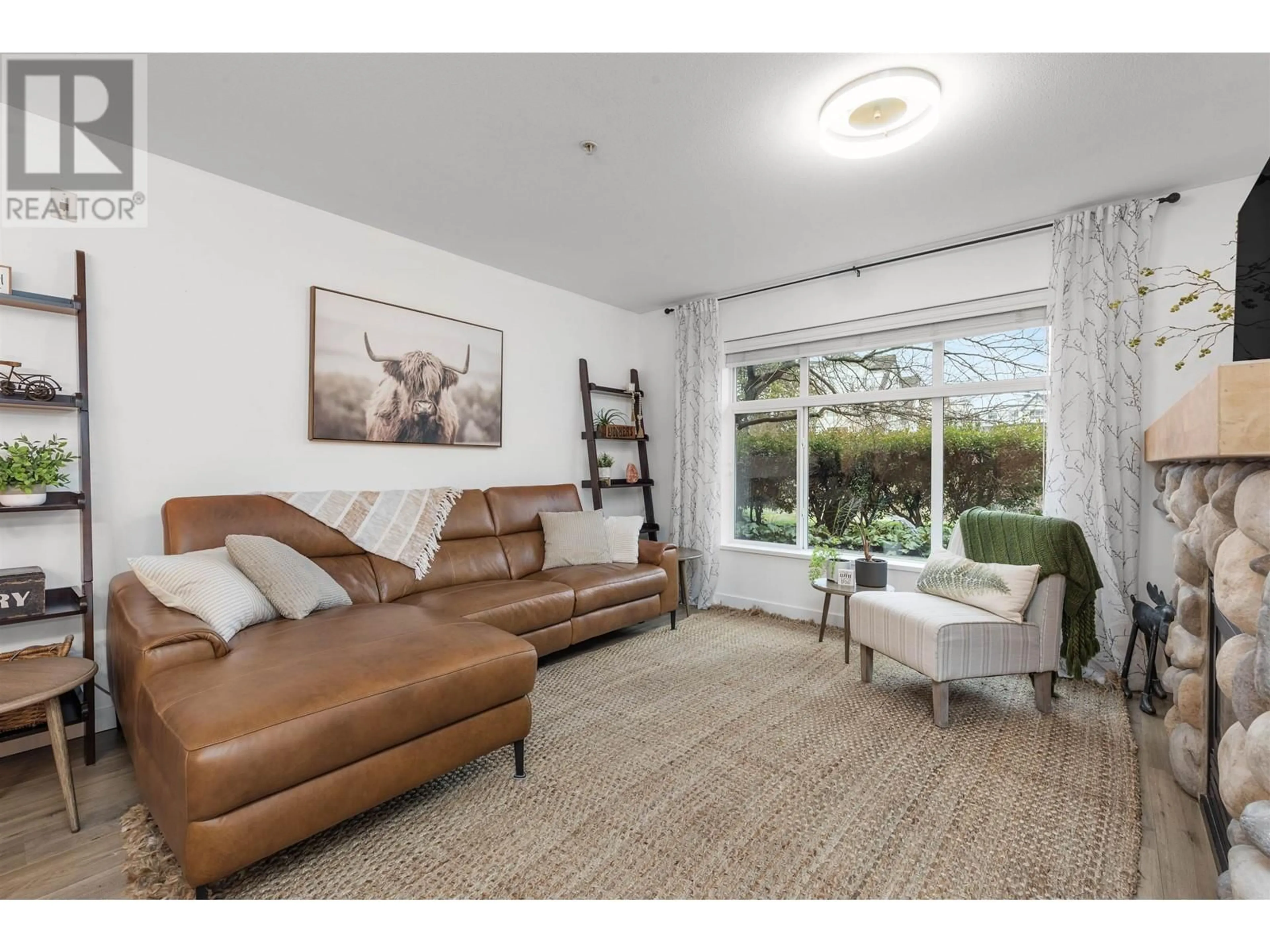 Living room with furniture, unknown for 119 - 5700 ANDREWS ROAD, Richmond British Columbia V7E6N7