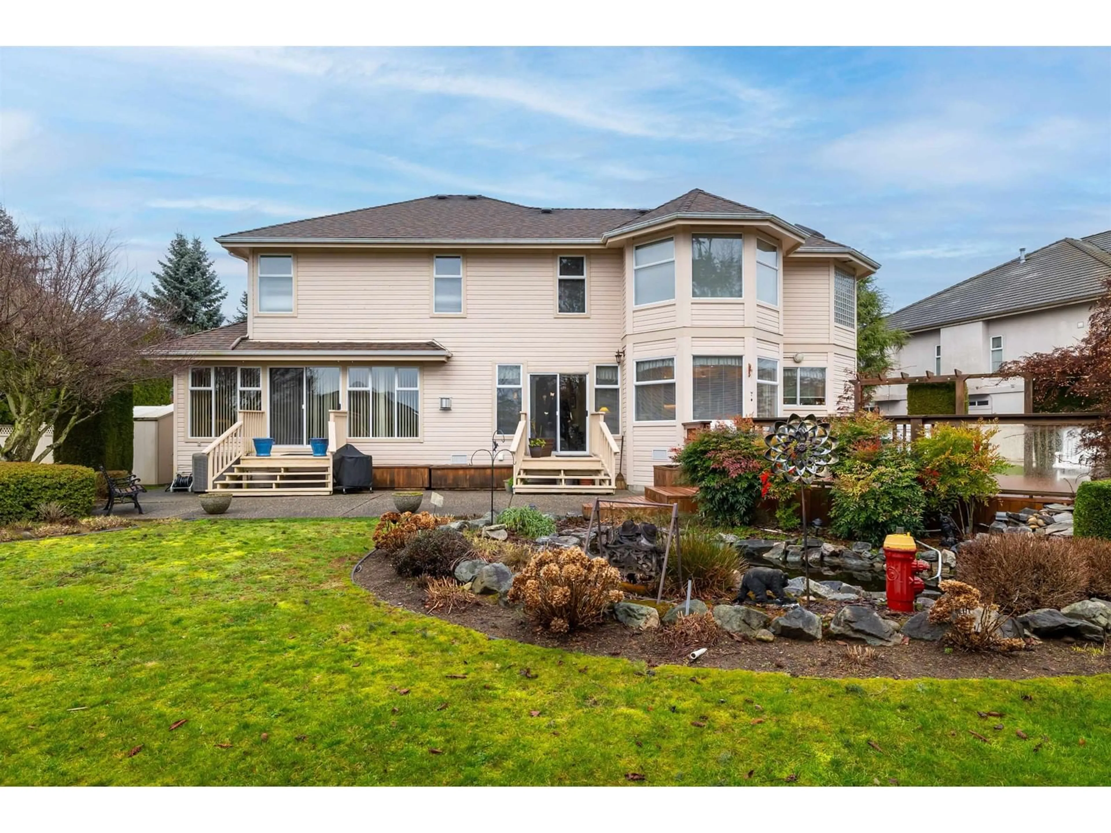Home with vinyl exterior material, unknown for 12268 57, Surrey British Columbia V3X3H7