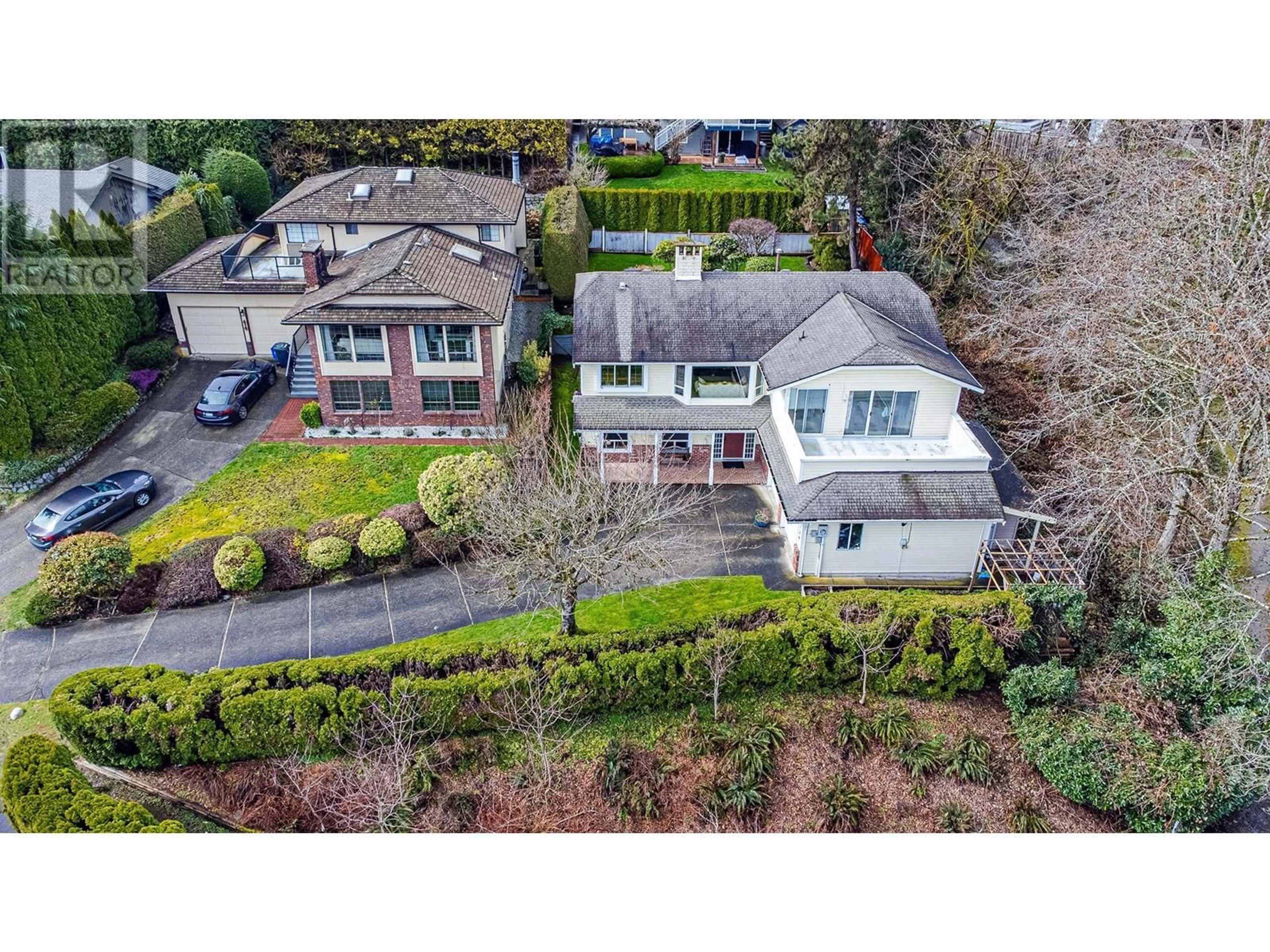 A pic from outside/outdoor area/front of a property/back of a property/a pic from drone, street for 4130 RUSSELL COURT, North Vancouver British Columbia V7G2C5