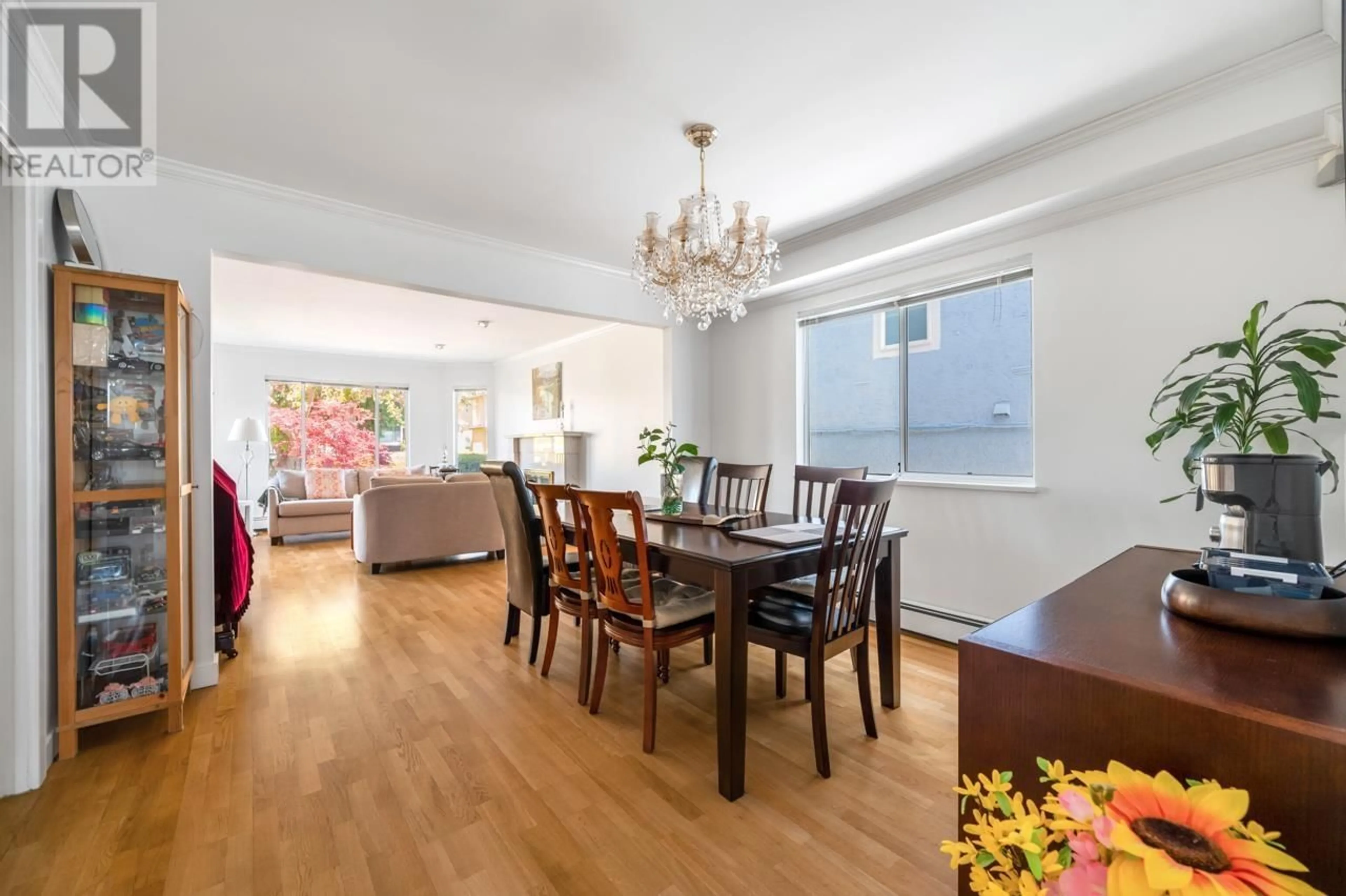 Dining room, wood/laminate floor for 2798 20TH AVENUE, Vancouver British Columbia V6L1H2