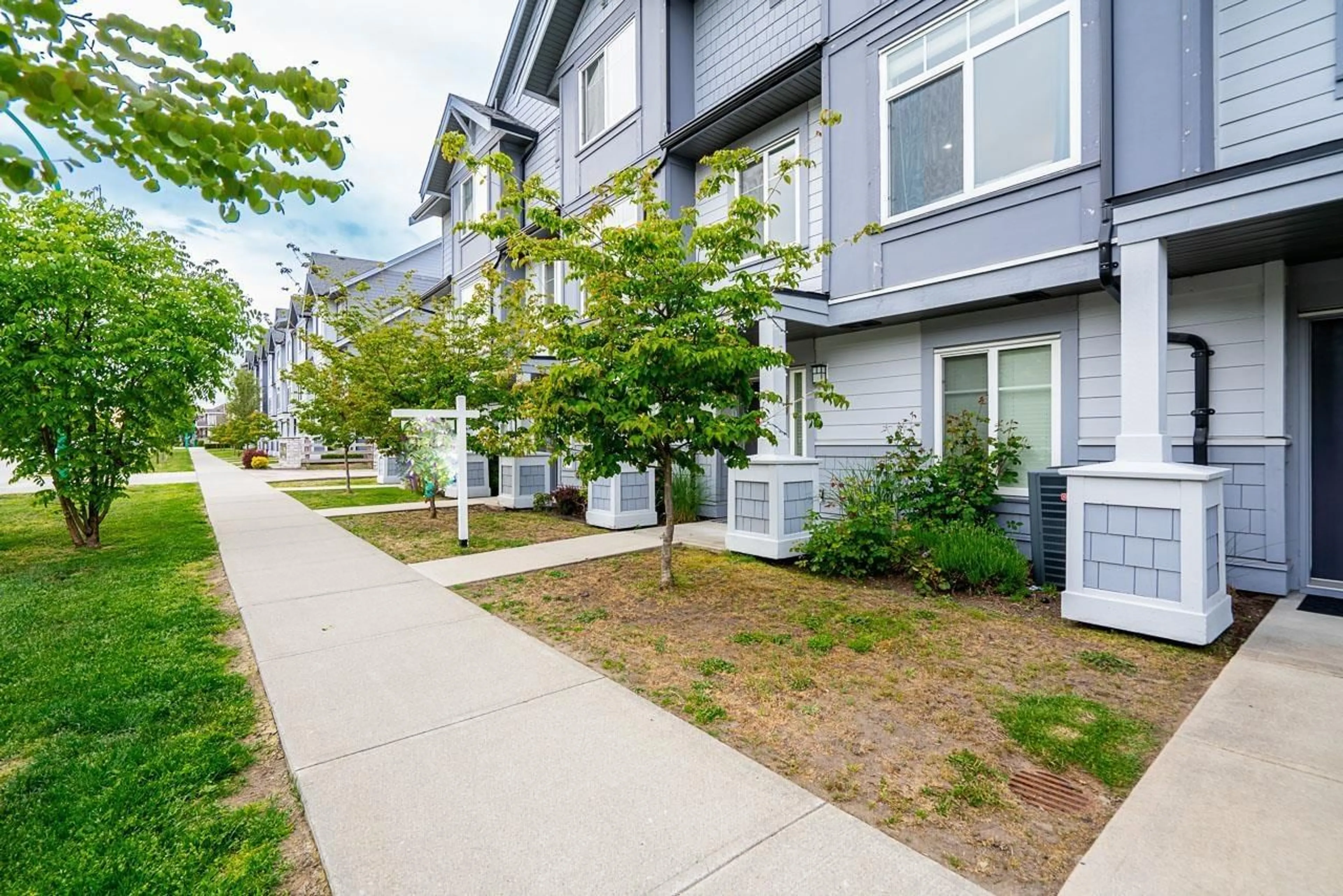Patio, street for 47 - 19239 70 AVE, Surrey British Columbia V4N6S8