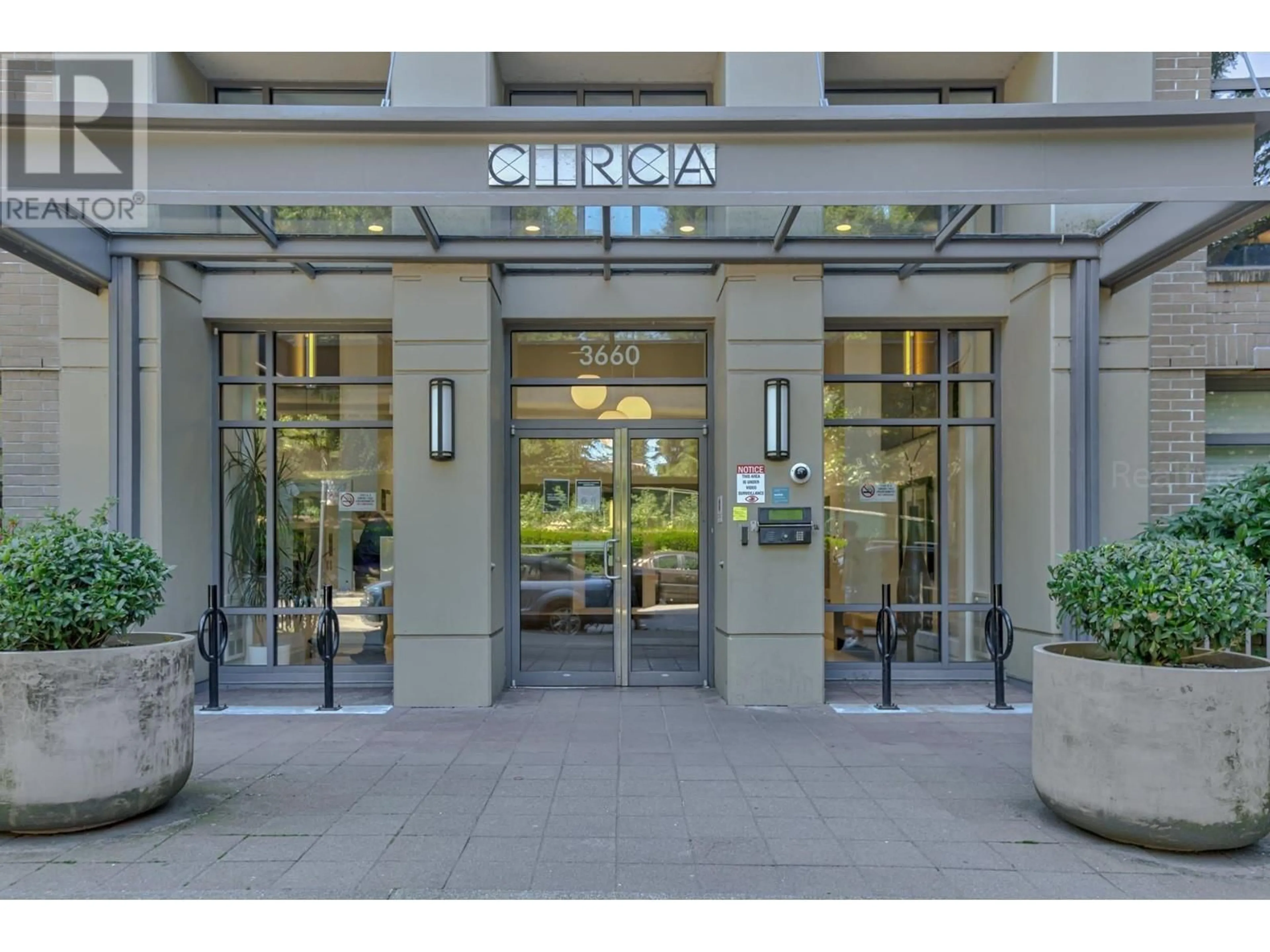 Indoor foyer for 206 - 3660 VANNESS AVENUE, Vancouver British Columbia V5R6H8