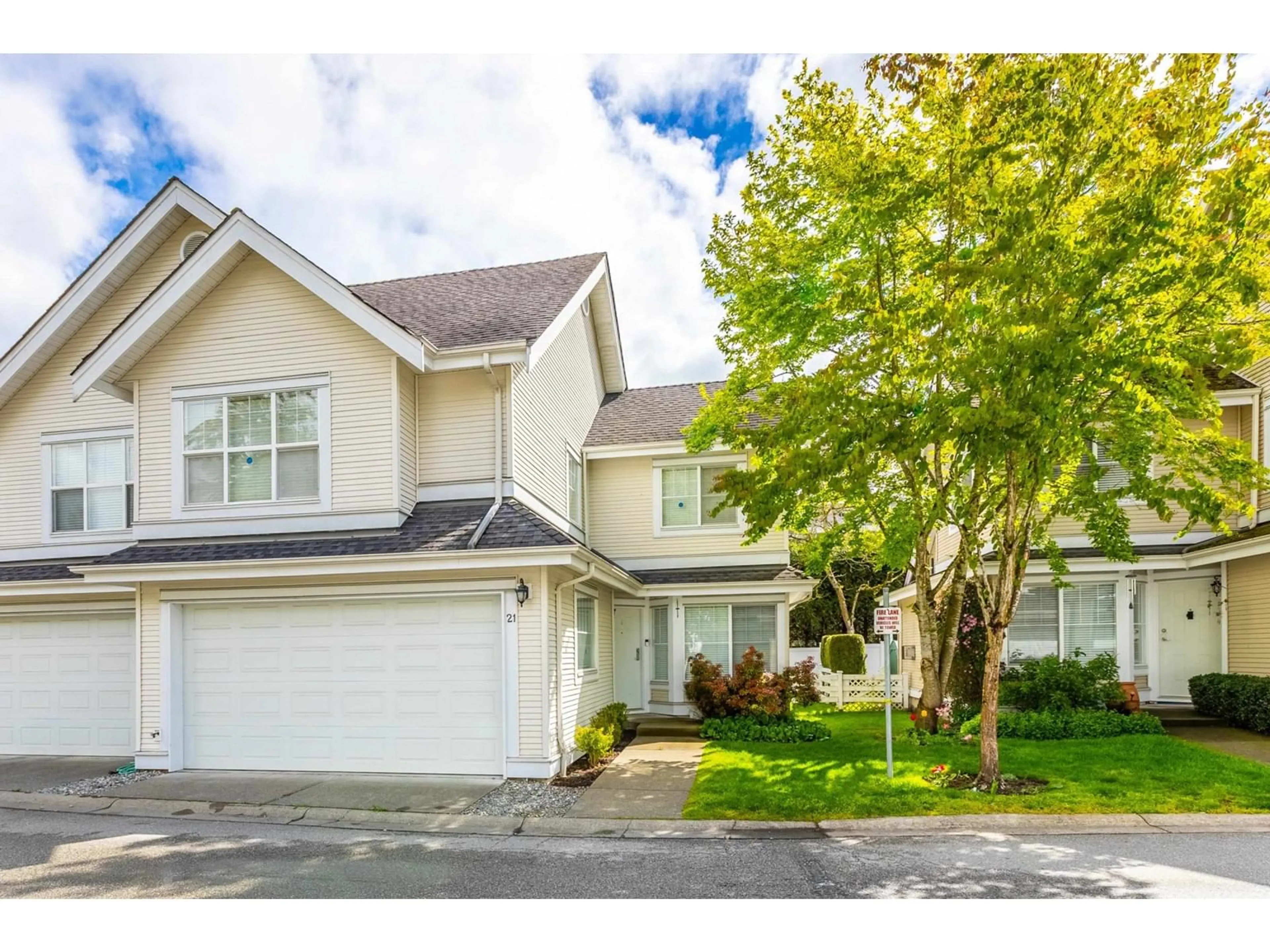 Home with vinyl exterior material, street for 21 - 17097 64, Surrey British Columbia V3S1Y5