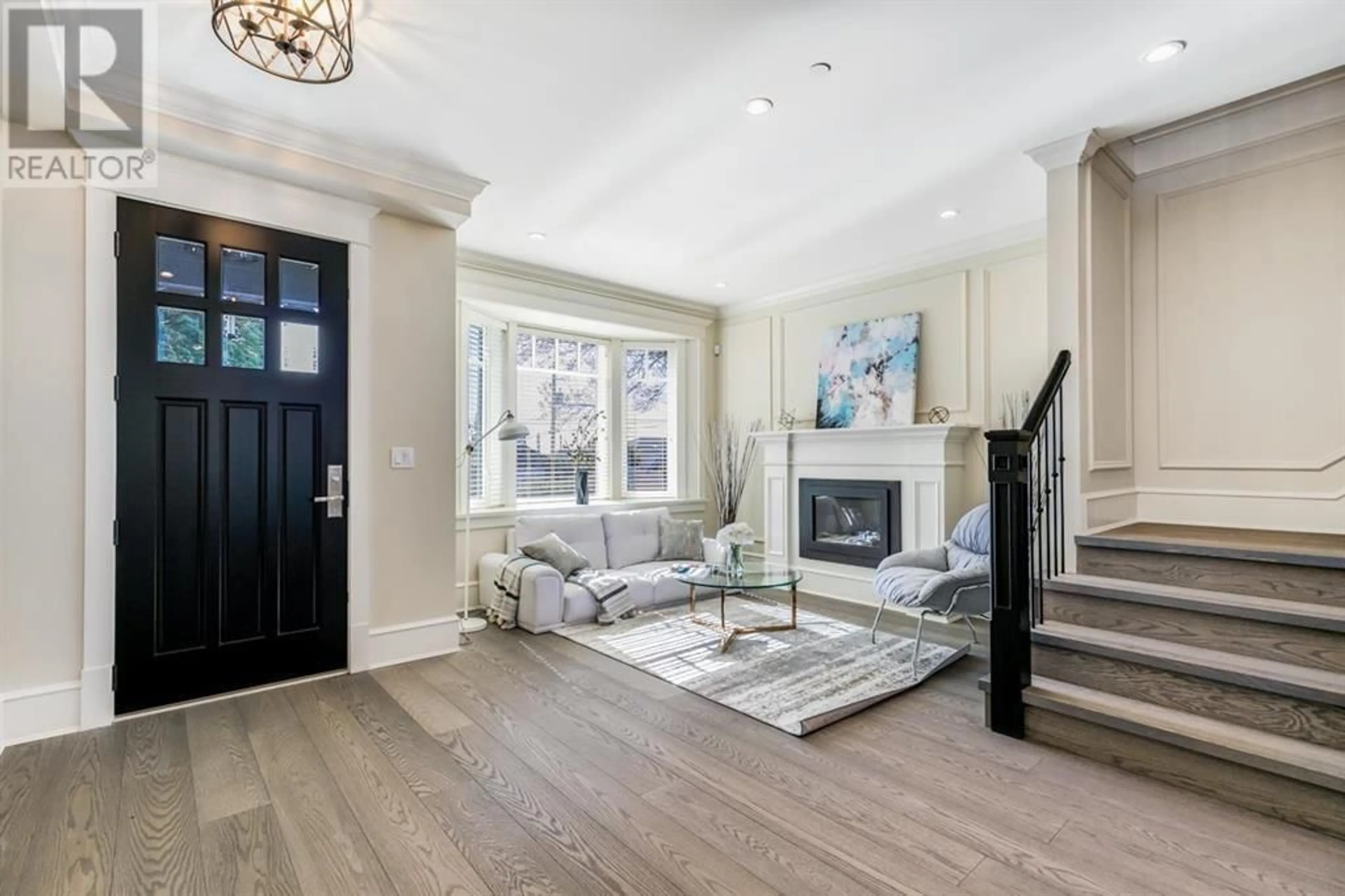 Indoor entryway for 1125 PARK DRIVE, Vancouver British Columbia V6P2J7