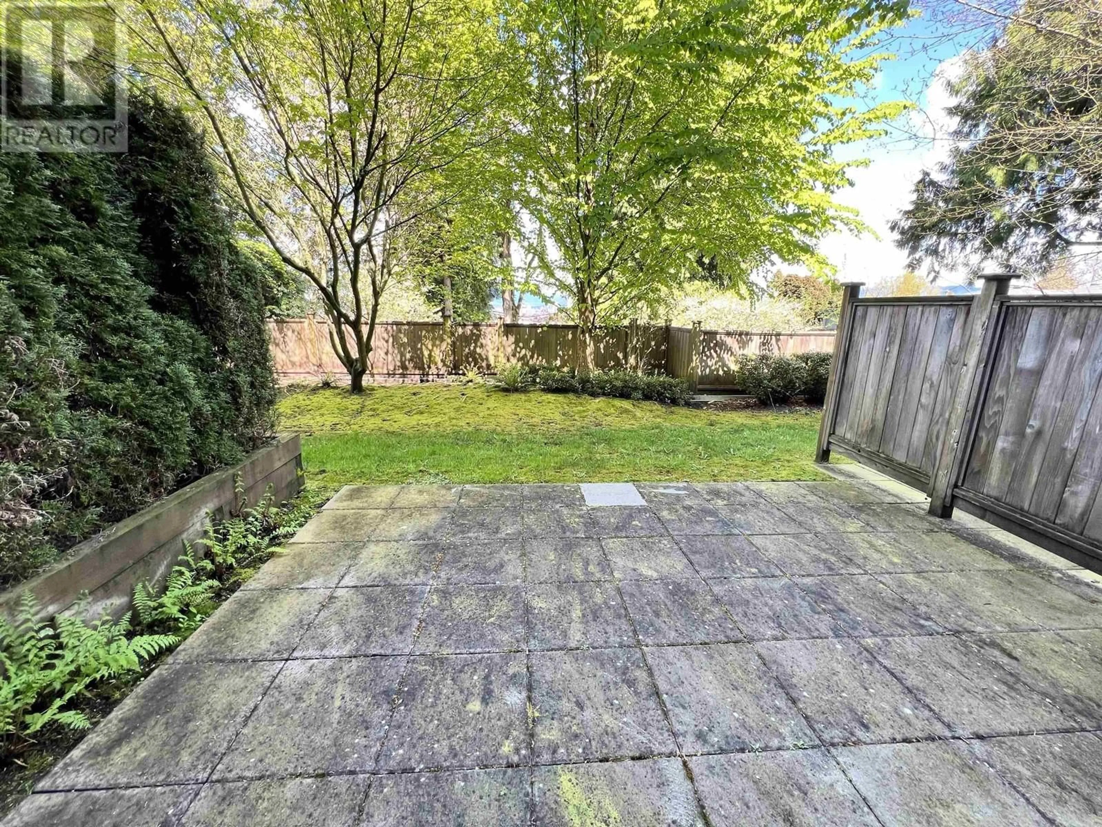 Patio, street for 116 - 4255 SARDIS STREET, Burnaby British Columbia V5H1K6