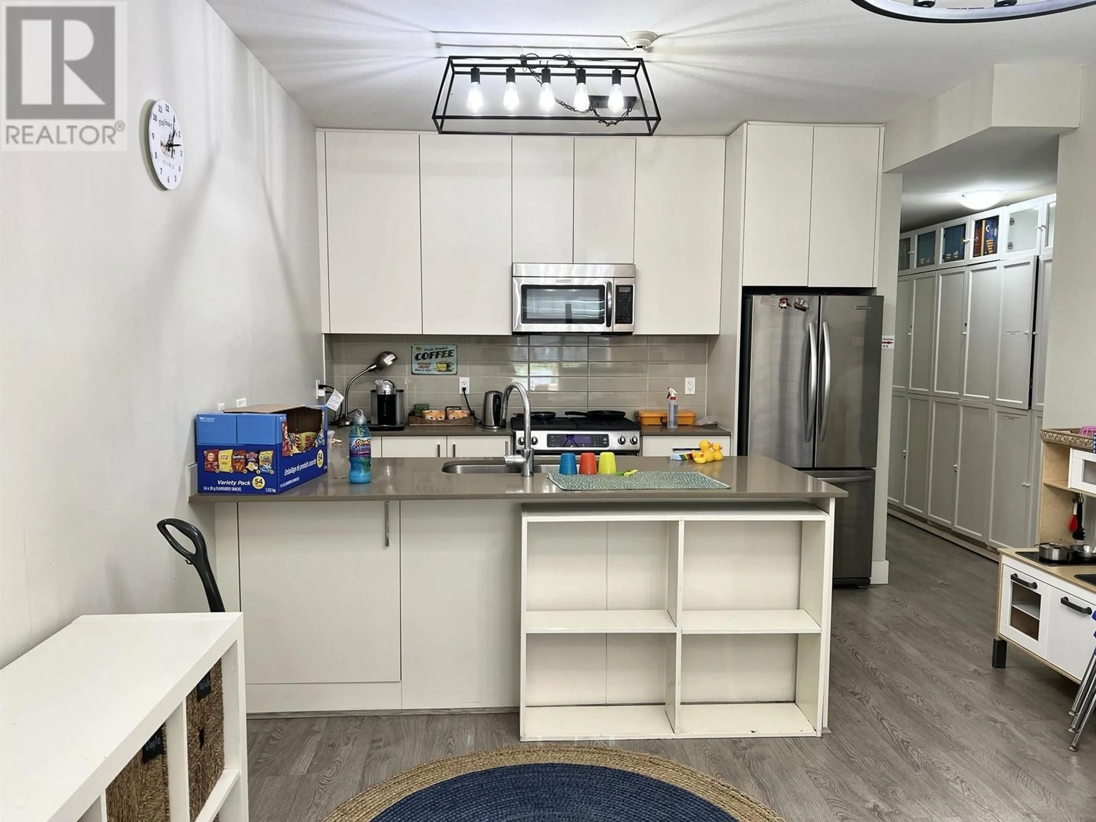 Standard kitchen, unknown for 116 - 4255 SARDIS STREET, Burnaby British Columbia V5H1K6