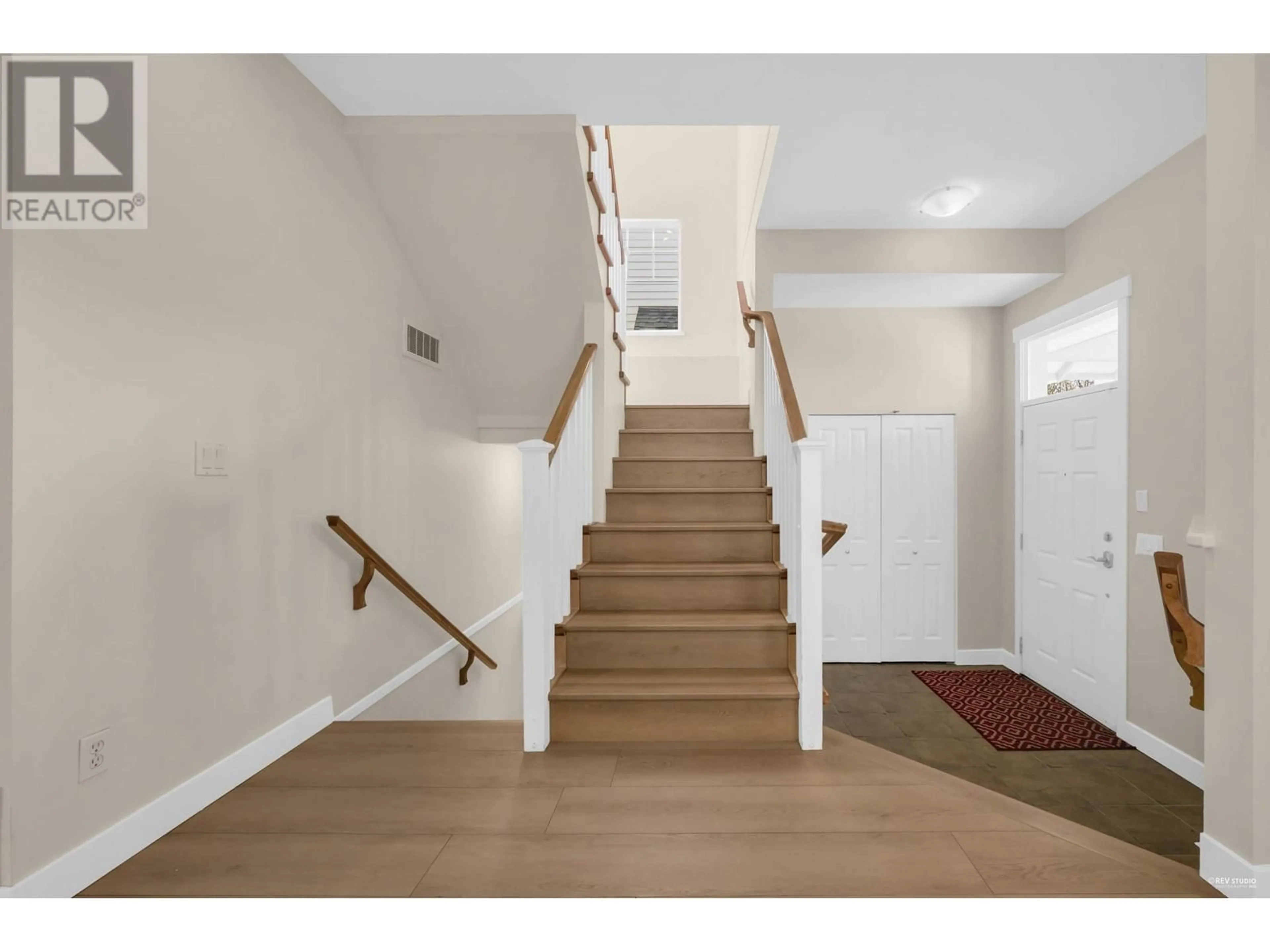 Unknown for 99 MAPLE DRIVE, Port Moody British Columbia V3E2Y2